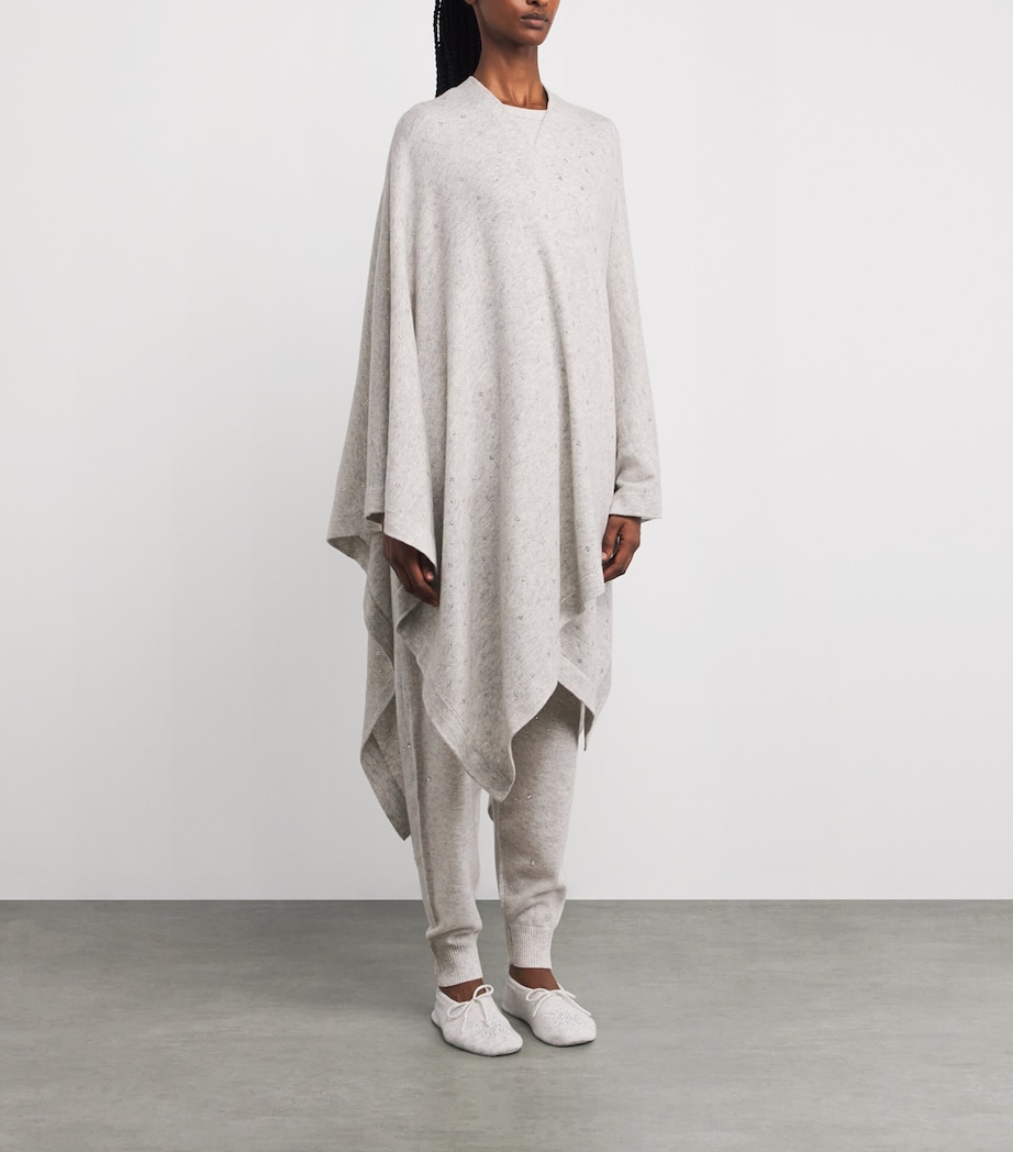 Cashmere Oversized Luxe Scatter Cape 001 SILVER HAZE Image 3