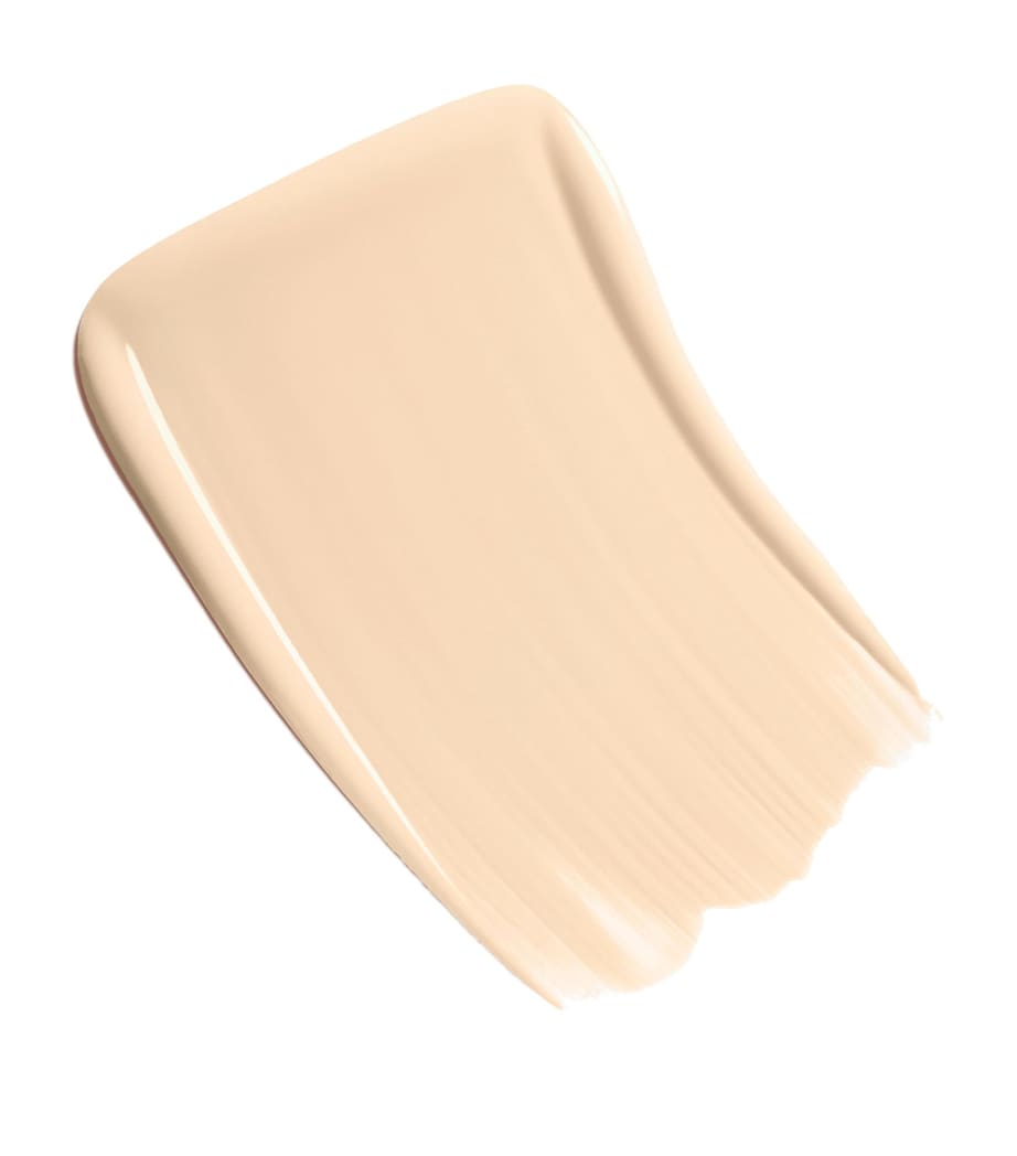 CHANEL SUBLIMAGE L'ESSENCE DE TEINT Ultimate Radiance-Generating Serum Foundation B00 Image 2