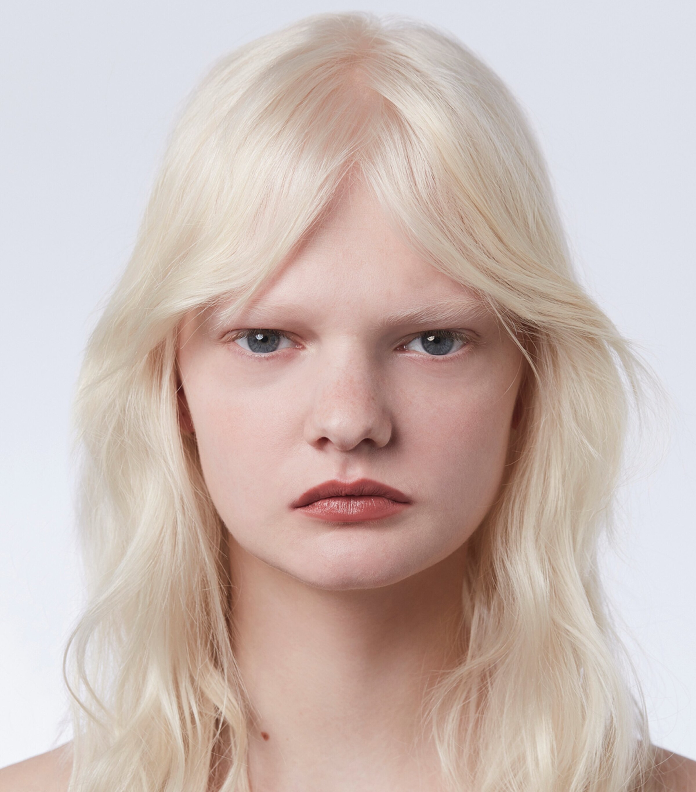 Rouge À Lèvres Satin Lipstick 201 Image 3