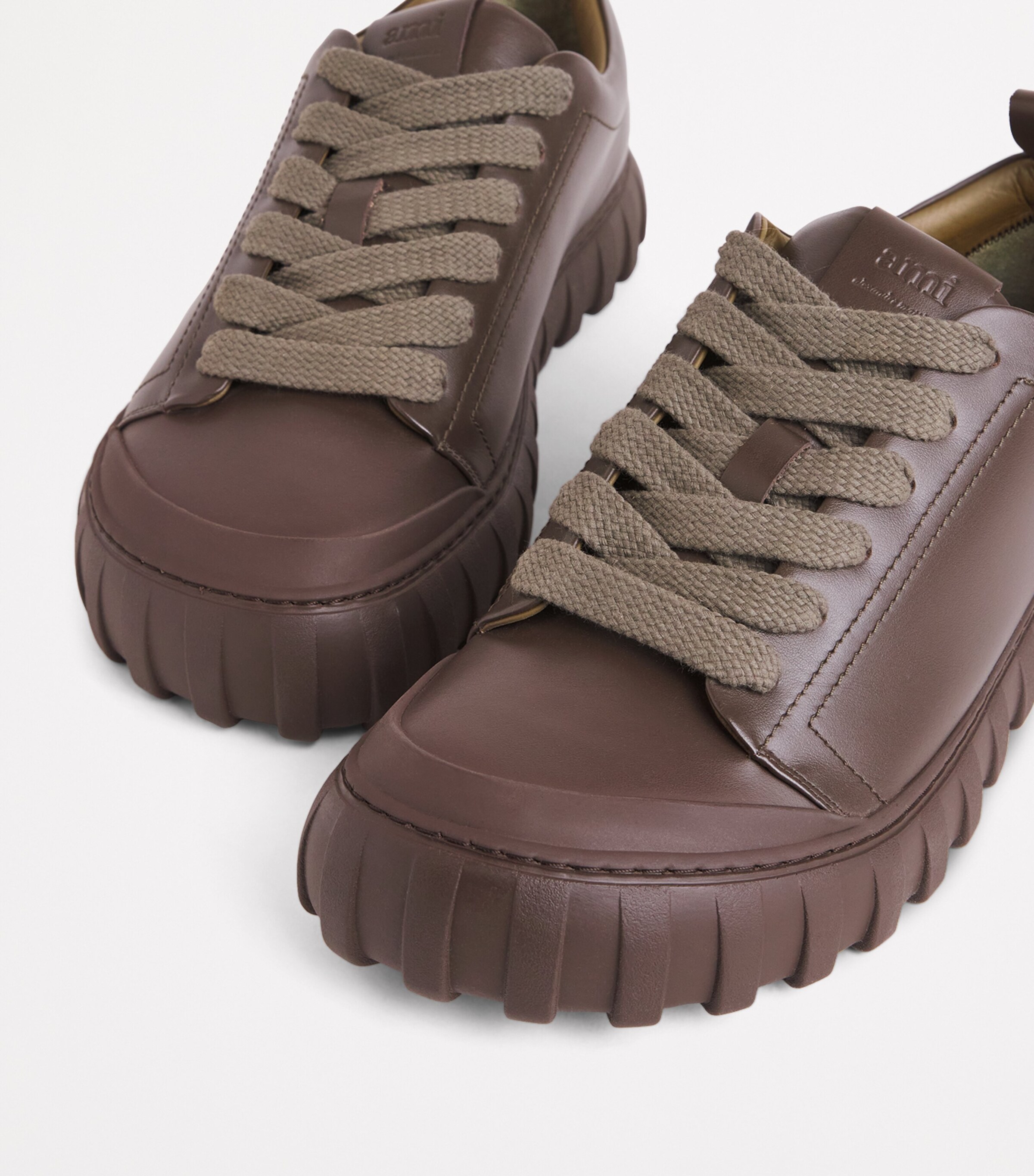 ◆ Amiです。　◆ AMI Paris Green Leather Tempo Sneakers | Harrods US