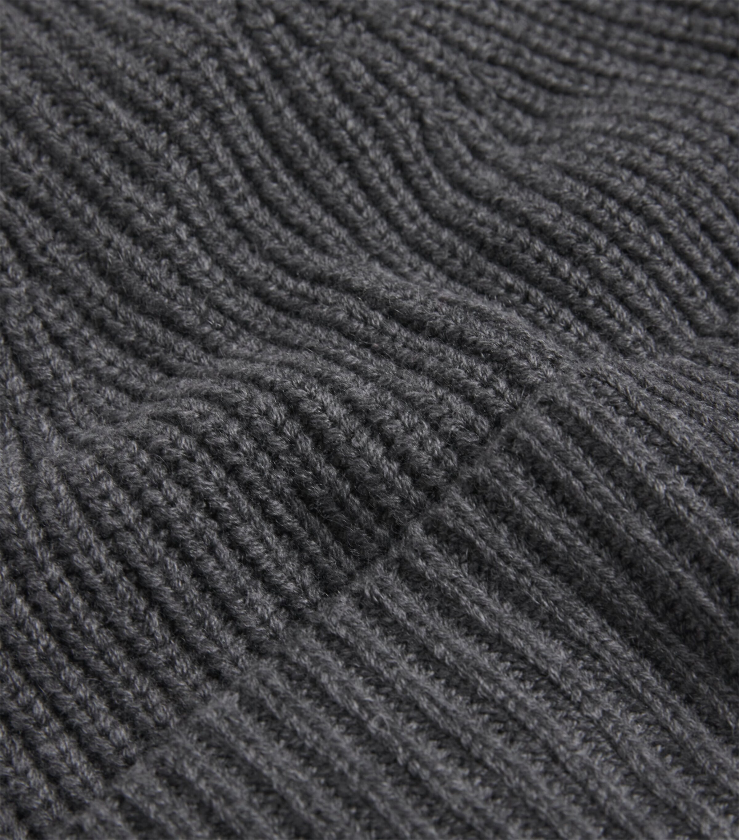 Cardigan-Stitch Beanie SMOKE Image 3