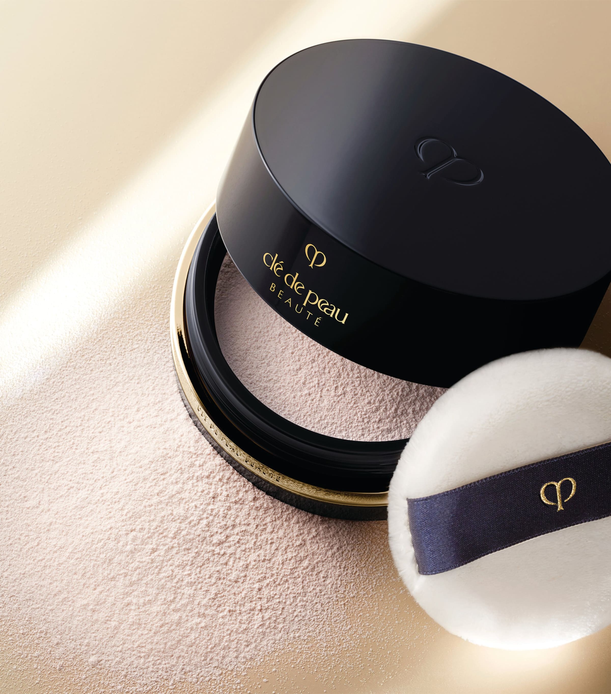 Translucent Loose Powder Refill LIGHT Image 3