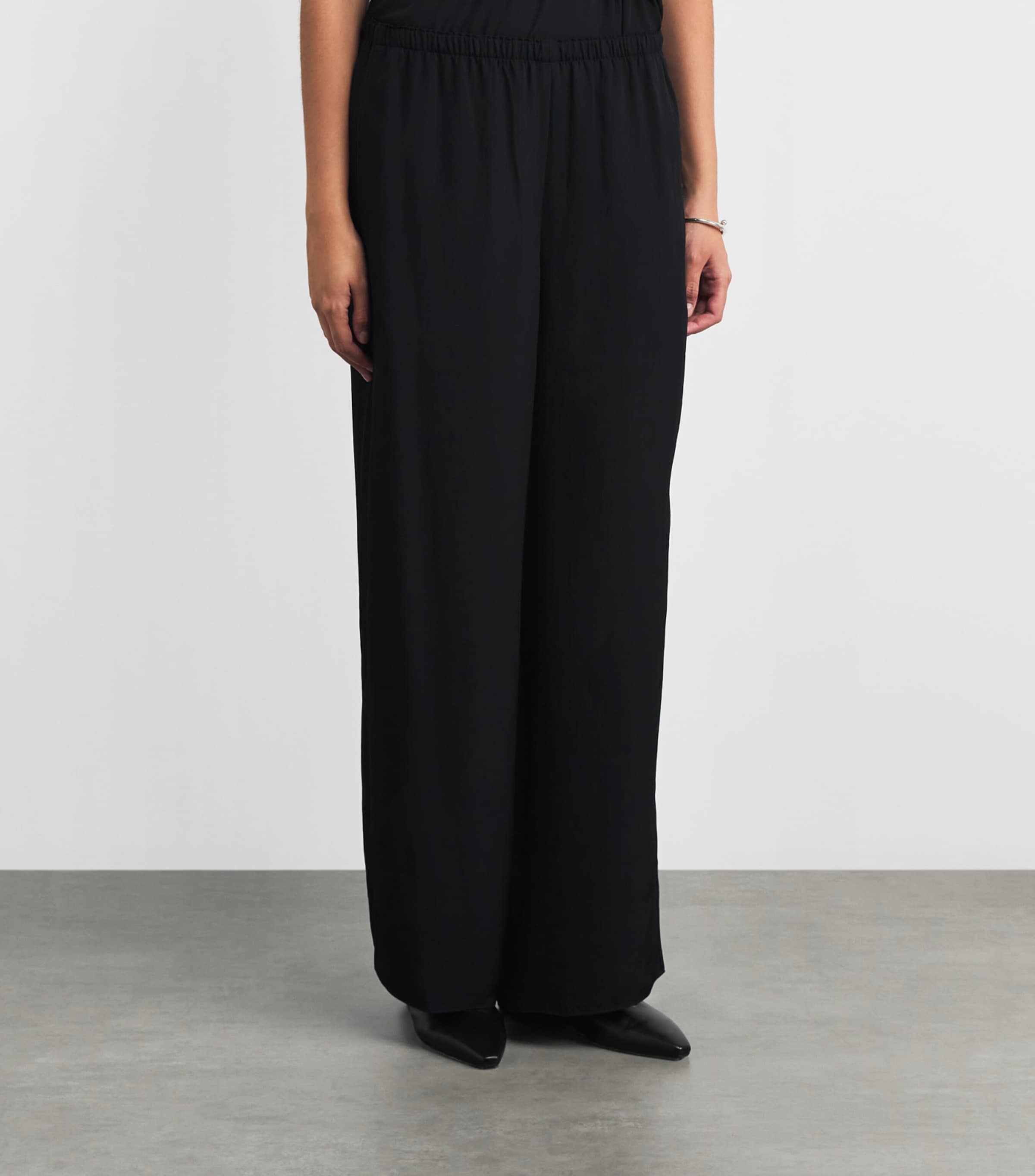 Theory Womens Crepe Wide-Leg Trousers Black Image 4