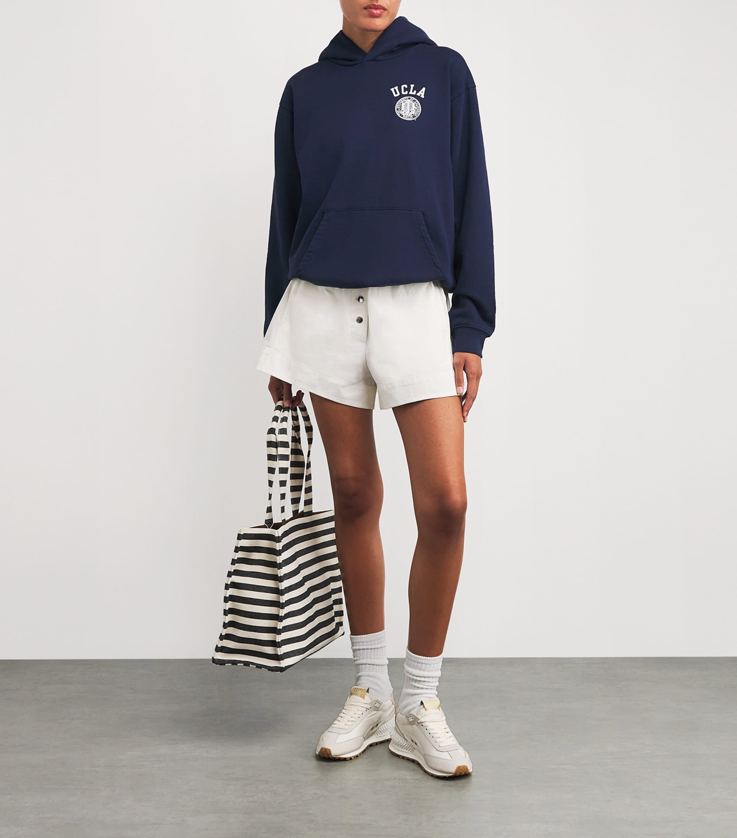 UCLA Crest Hoodie DARK NAVY/WHITE Image 2