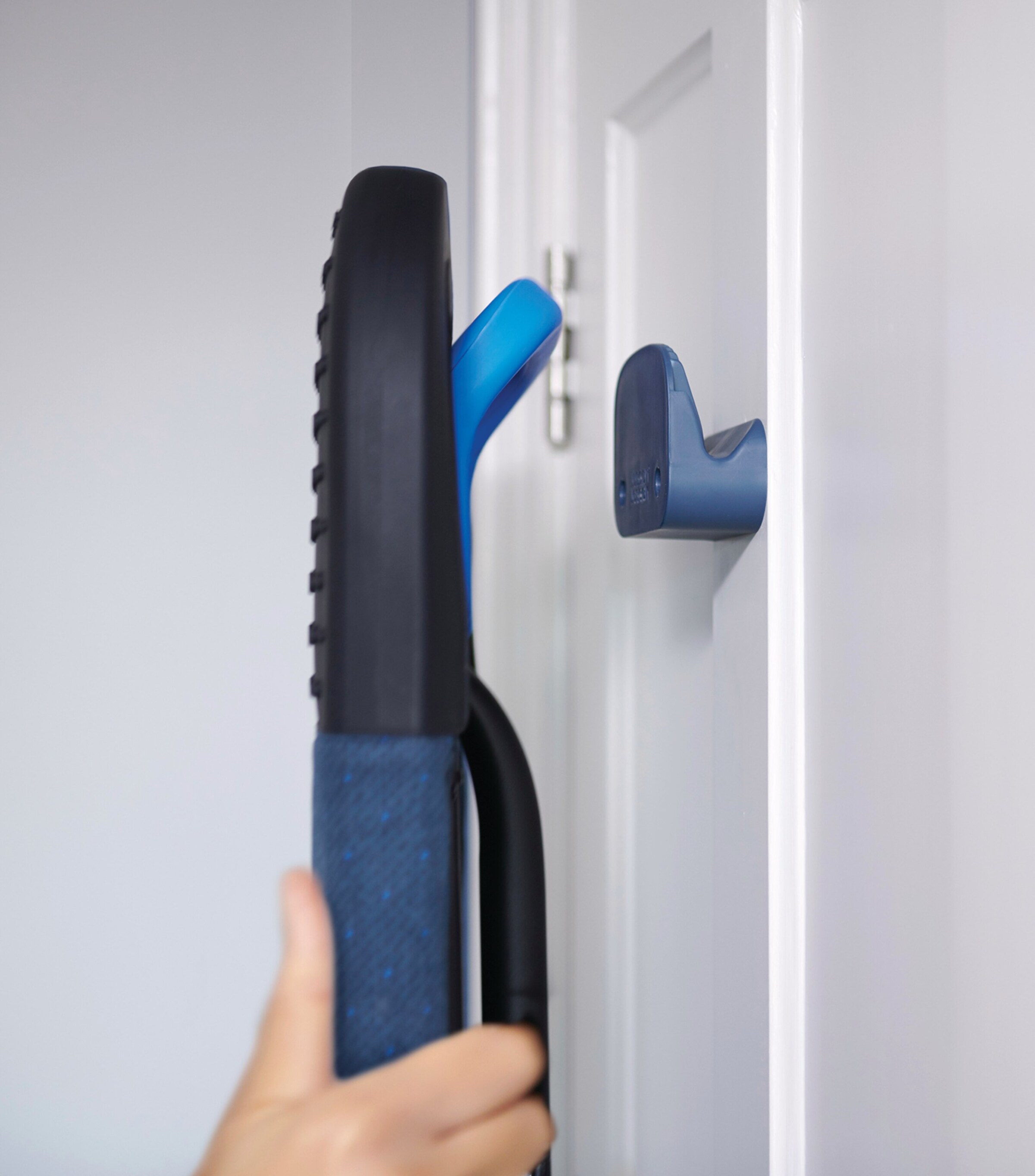 Glide Plus Ironing Board BLACK/BLUE Image 7