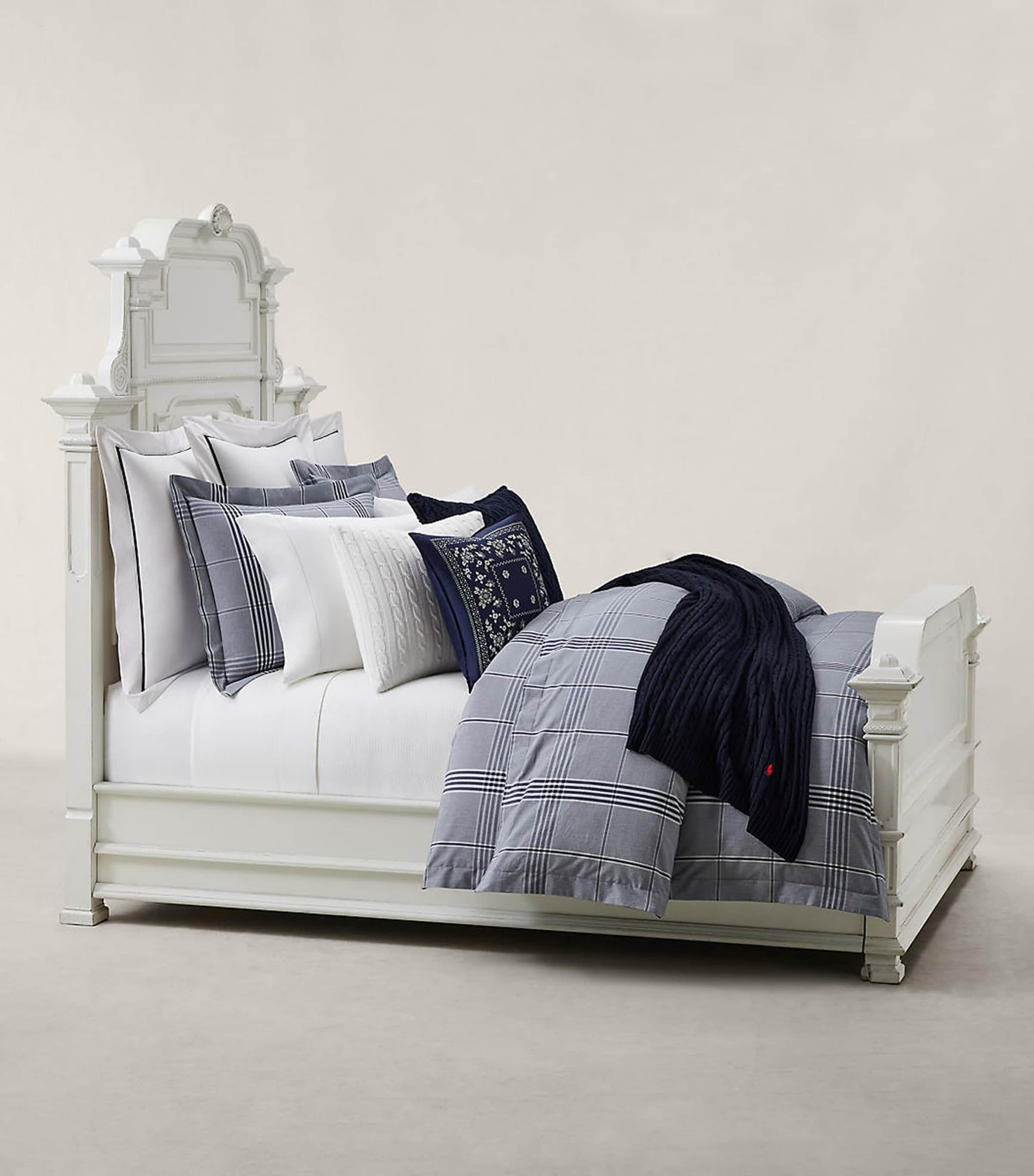 Ralph Lauren Home Cotton August Standard Oxford Pillowcase (50cm x 75cm) Navy Image 2