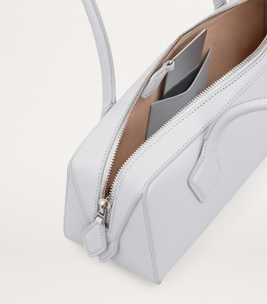 Medium Leather Le Teckel Shoulder Bag GRIS PERLE Image 4