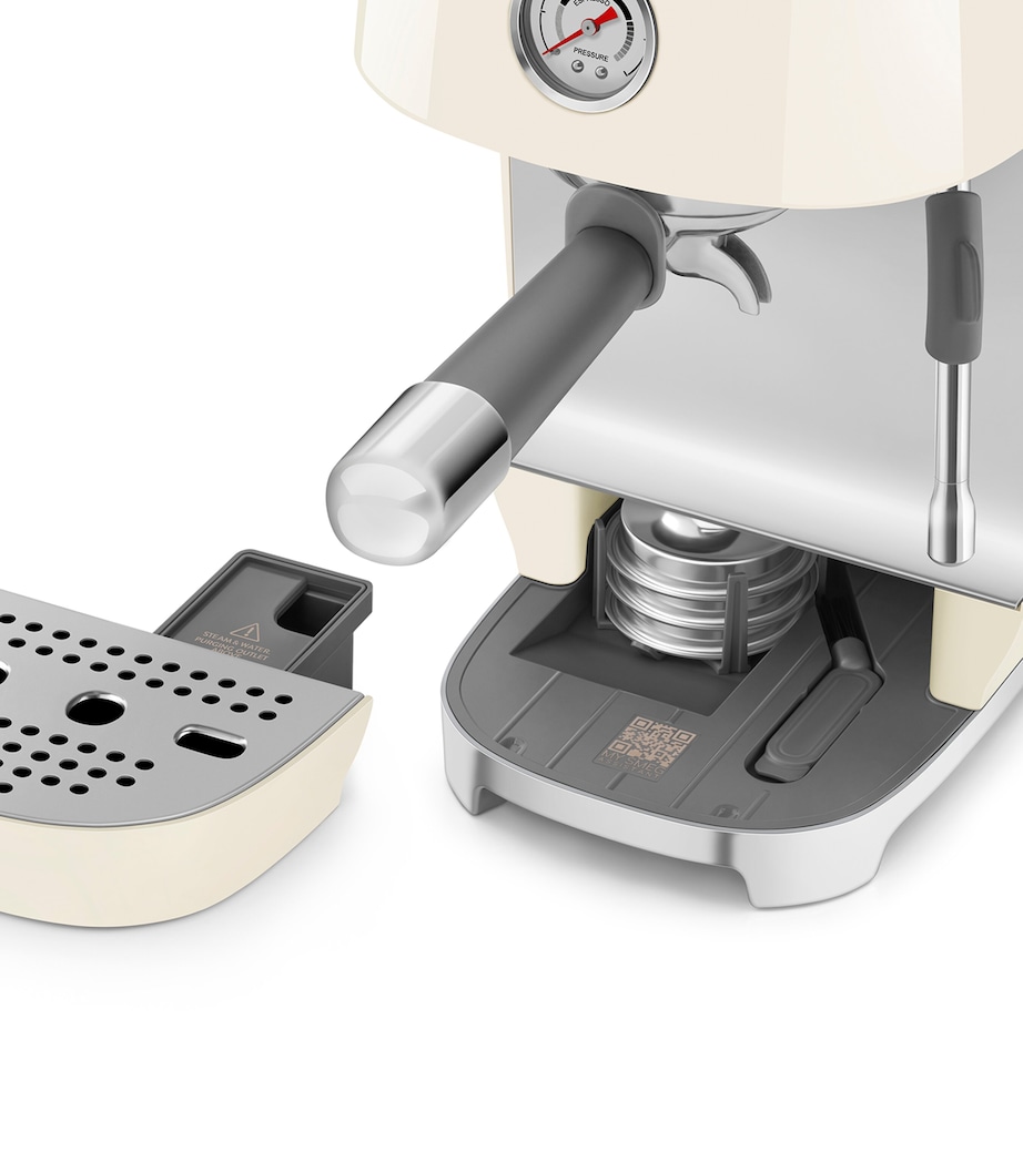 Smeg Espresso and Cold Brew Coffee Machine Cream Image 8