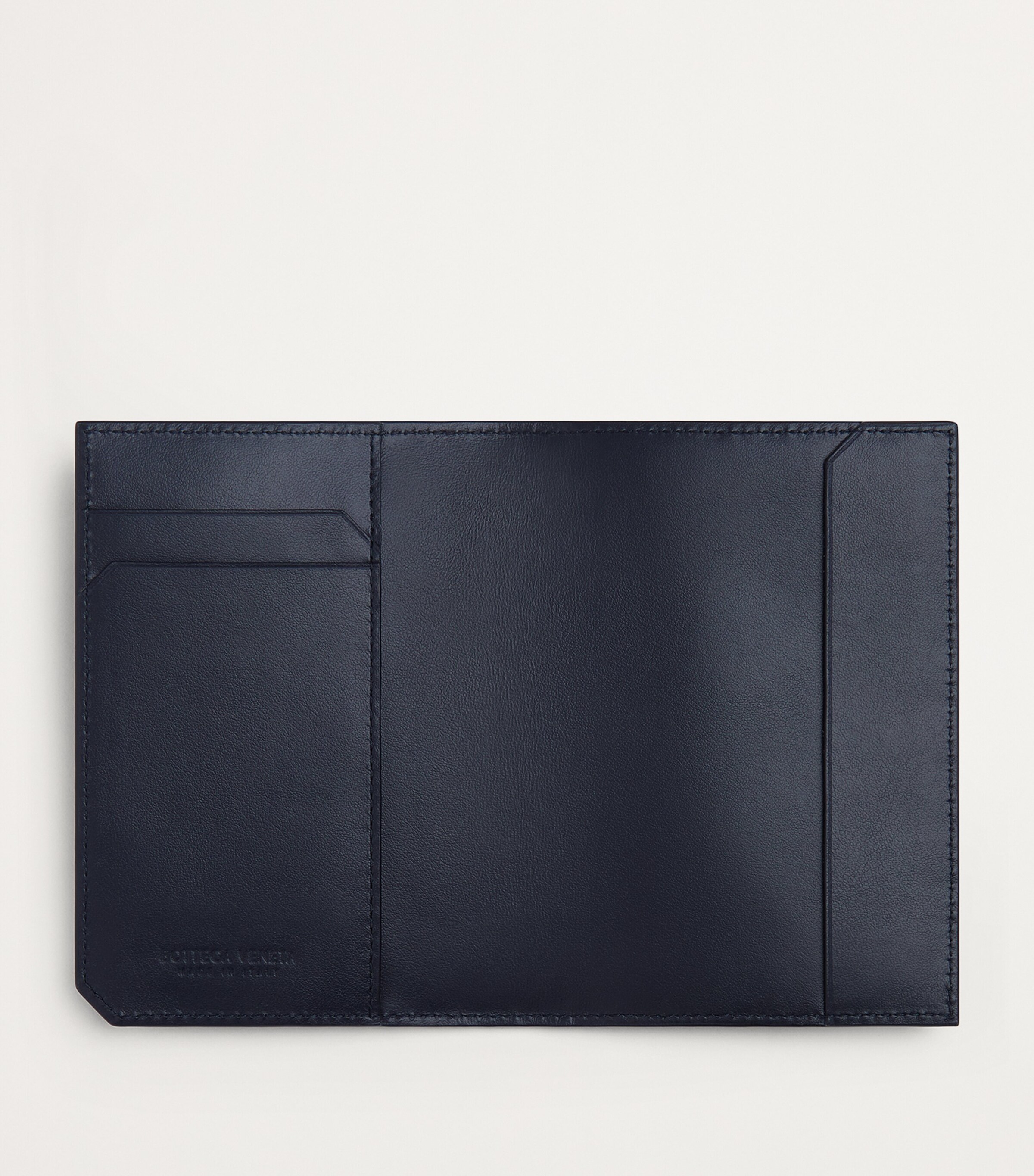 Bottega Veneta Leather Intrecciato Card Holder Image 3