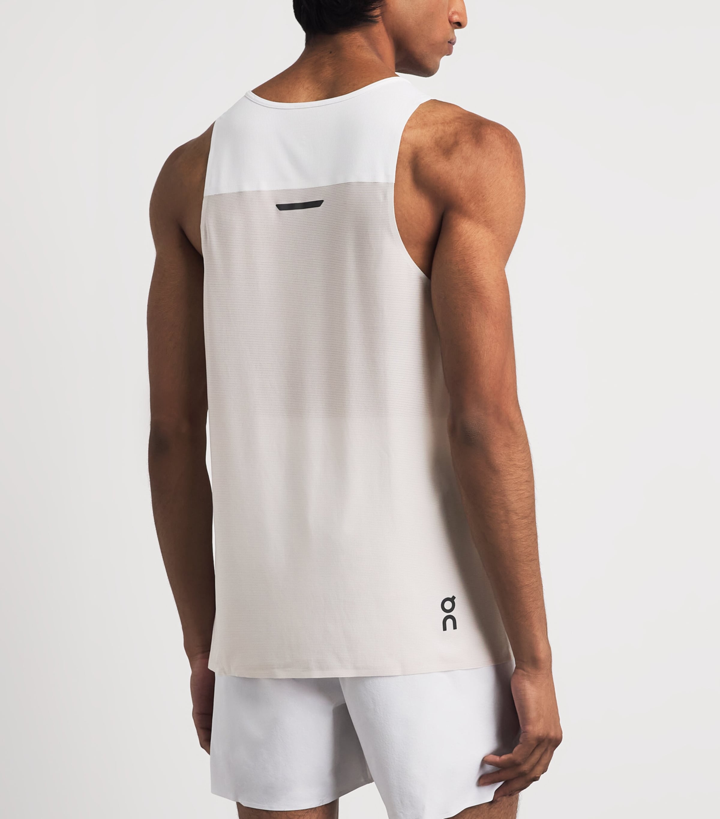On Mens Performance Tank Top White | Silver Image 5