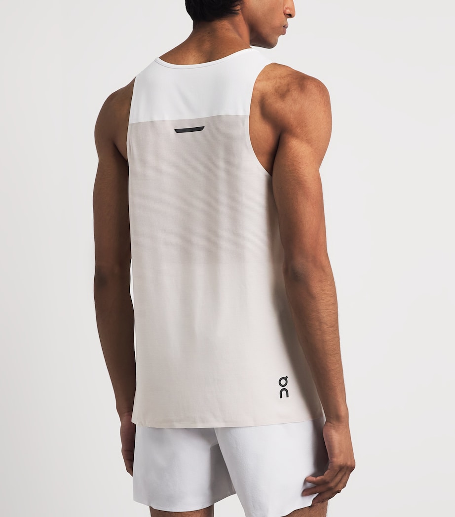 On Mens Performance Tank Top White | Silver Image 5
