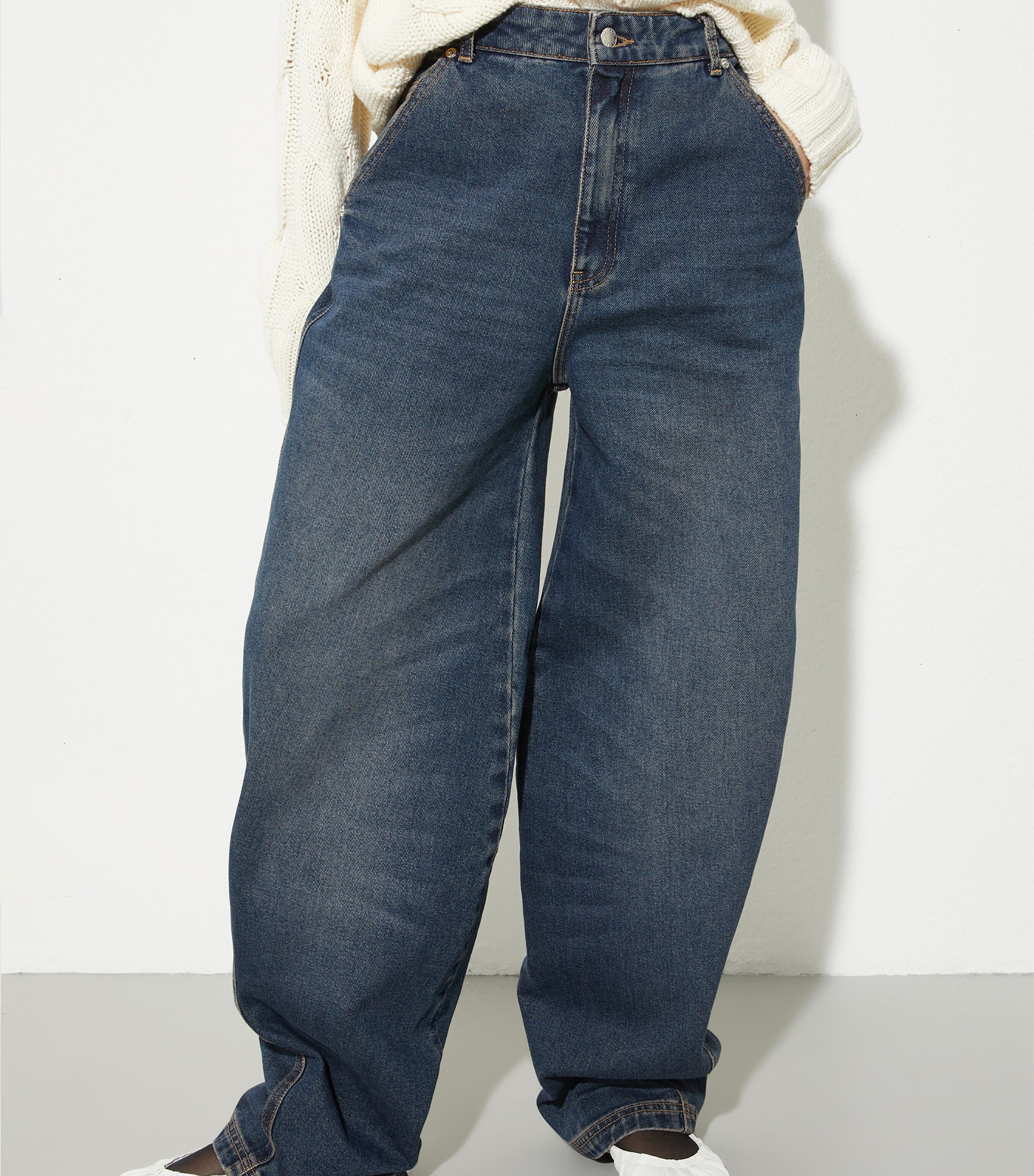 MAX&Co. Womens Re-Edit High-Rise Barrel-Leg Jeans Navy Image 3