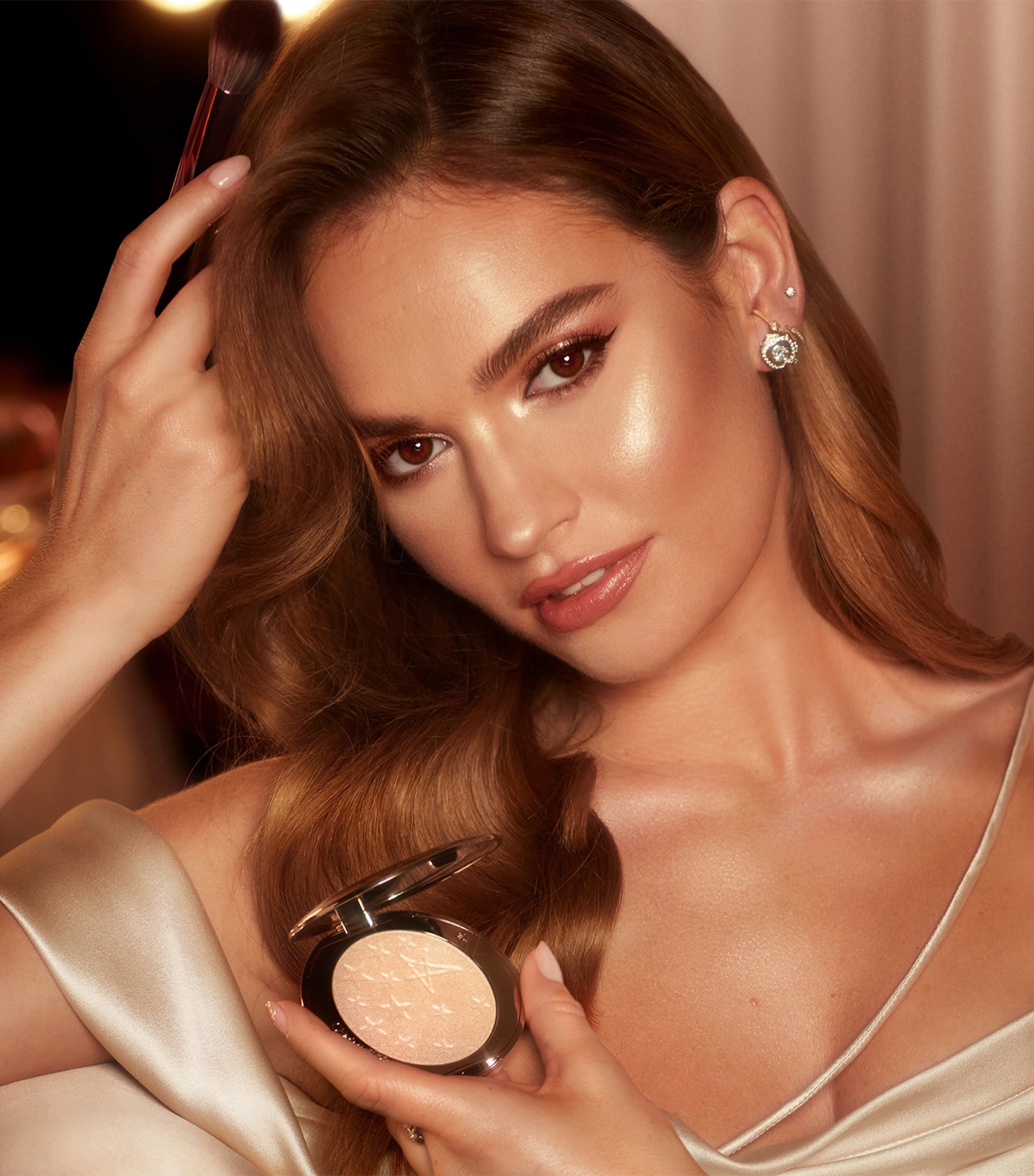Hollywood Glow Glide Highlighter SPOTLIGHT GLOW Image 2