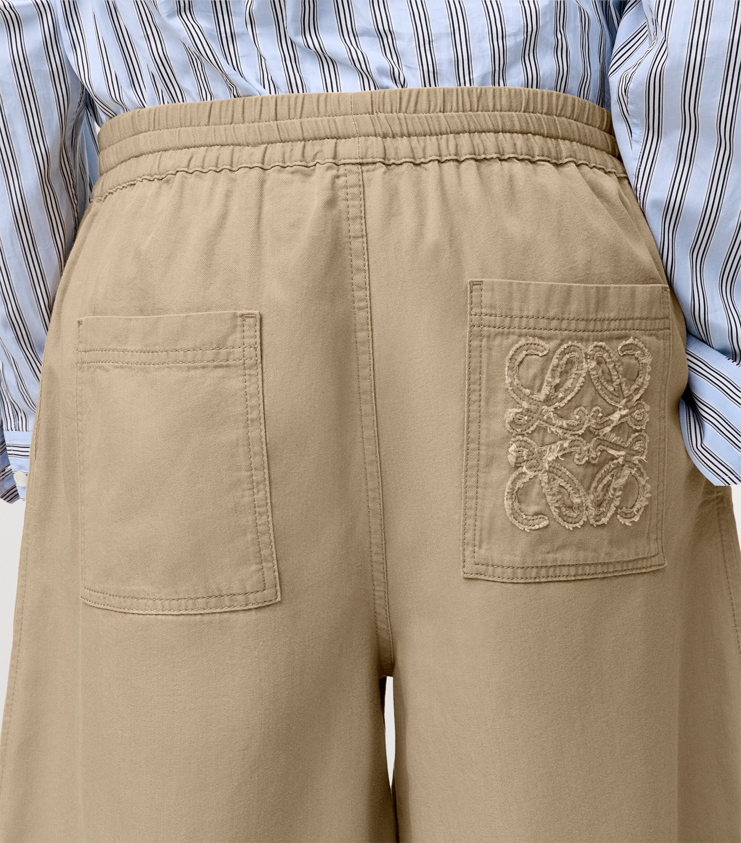 LOEWE Mens Cotton Logo-Pocket Shorts Beige Image 5