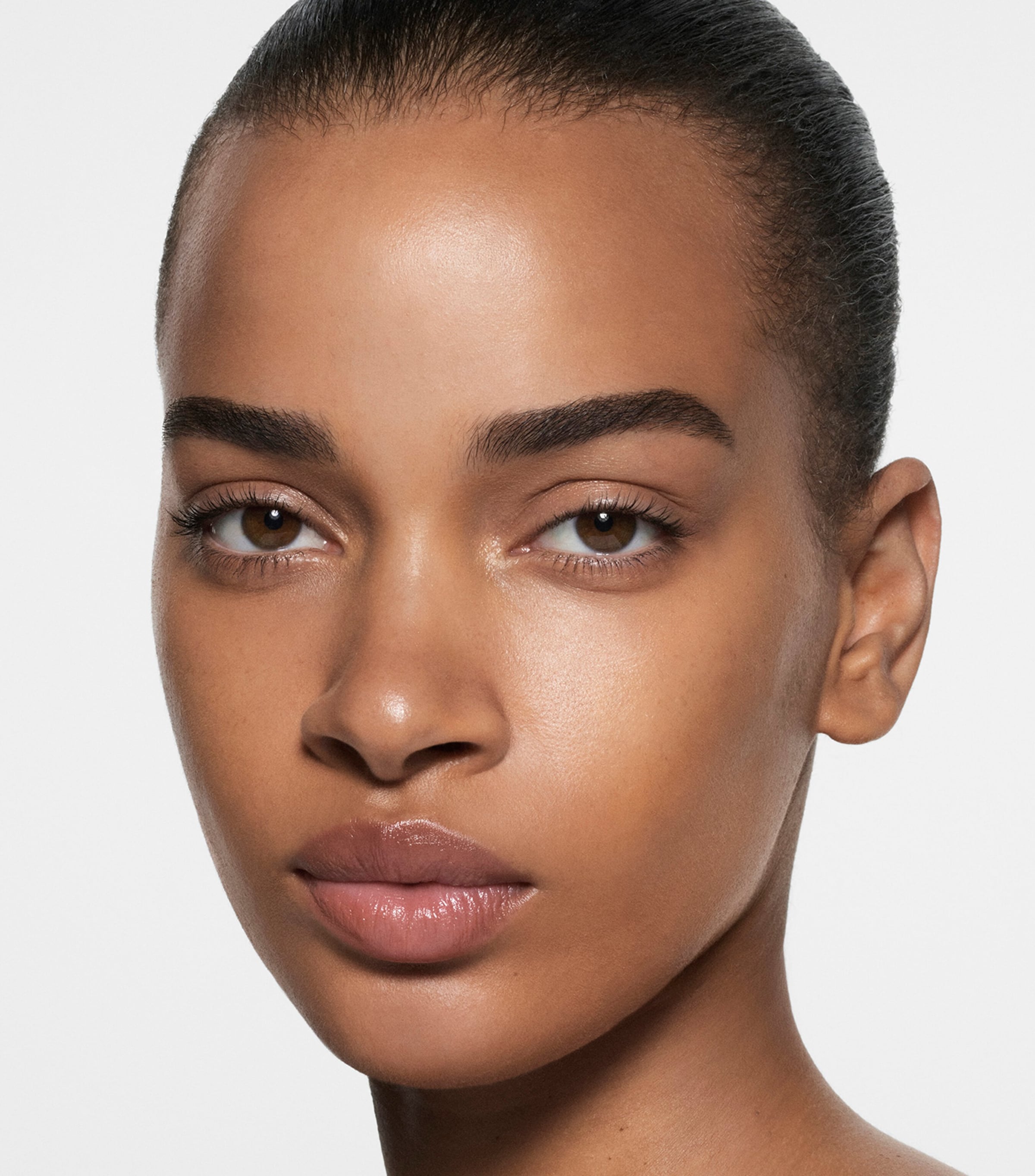 Victoria Beckham Beauty The Foundation Drops Medium Dark Image 2