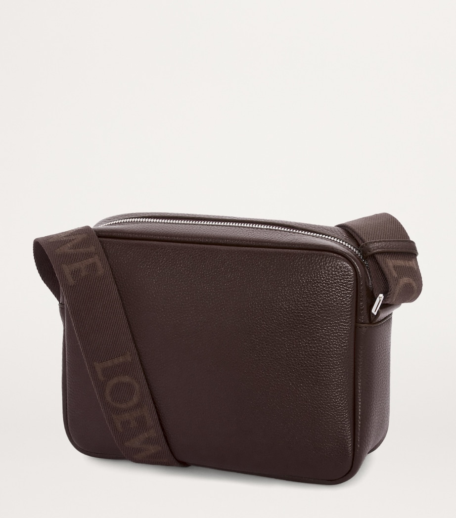 XS Leather Pebble Messenger Bag OXBLOOD Image 3