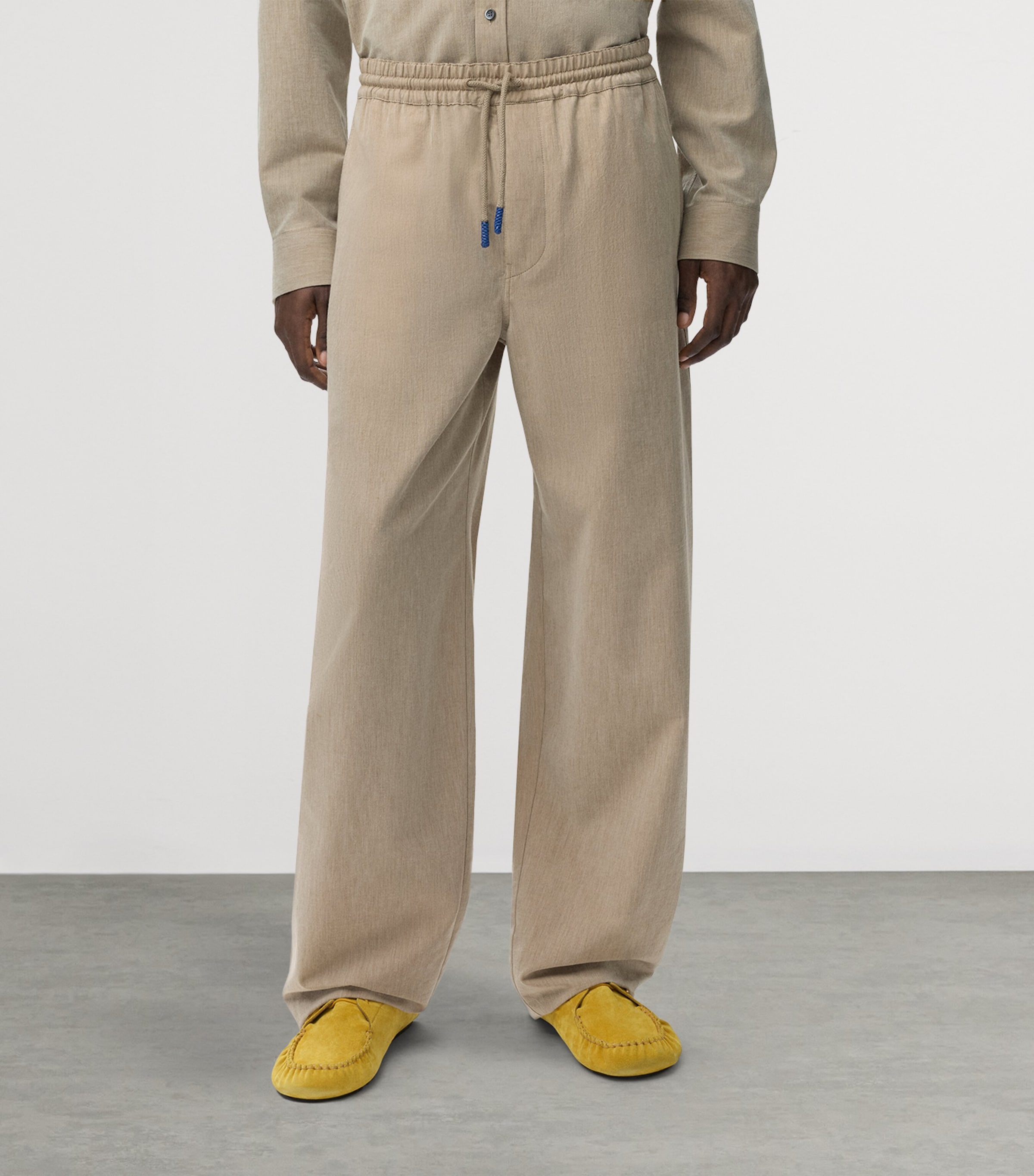 LOEWE Mens Wool-Cotton Drawstring Trousers Beige Image 3