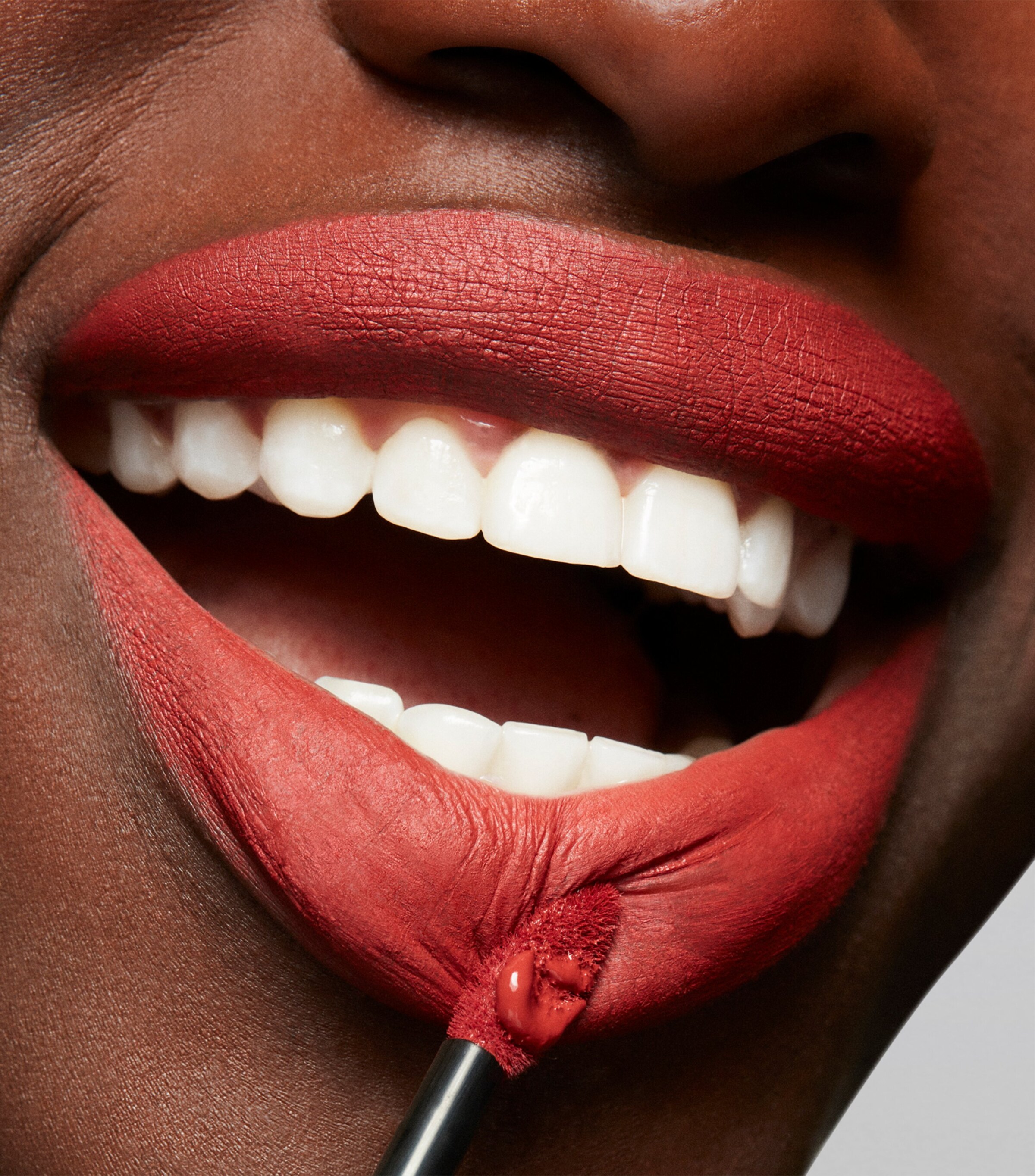 Retro Matte Liquid Lipcolour CHILI ADDICT Image 6