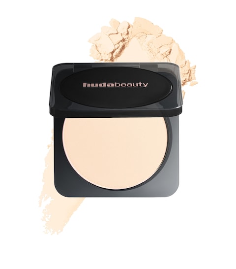 Huda Beauty Powders | Easy Bake Loose Powder | Harrods UK