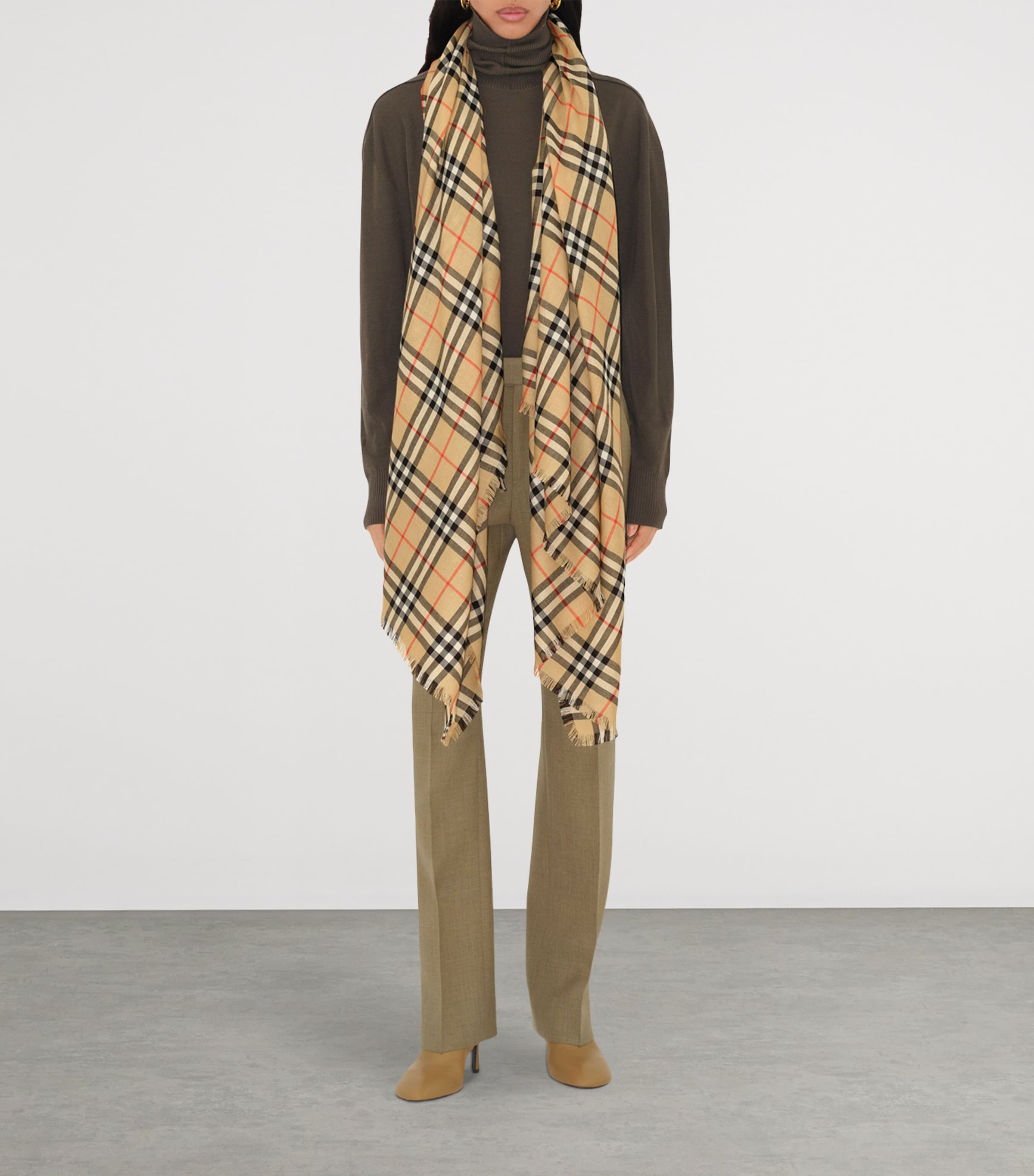 Cashmere-Silk Check Scarf SAND Image 3