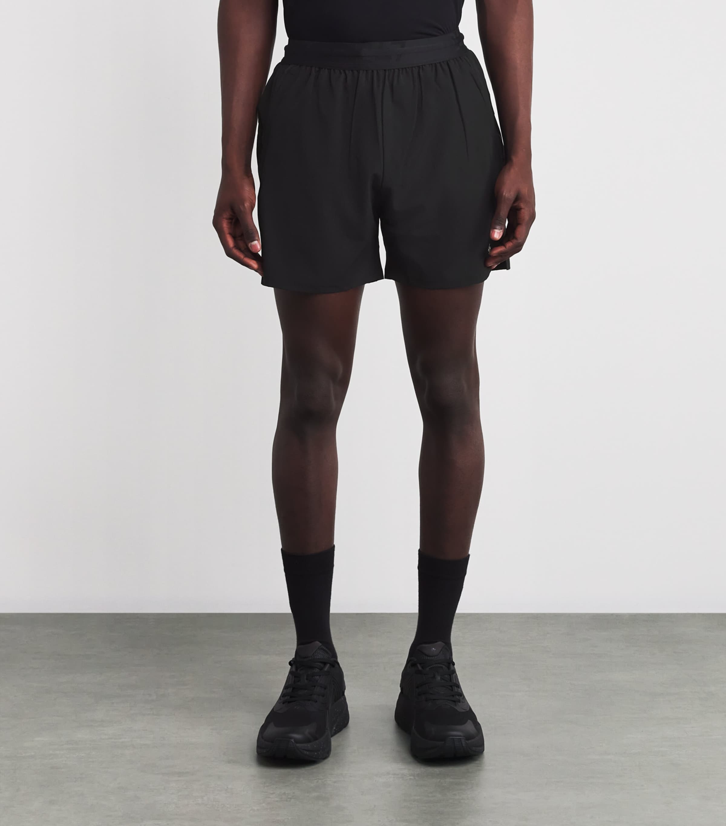 Trek Running Shorts BLACK Image 3