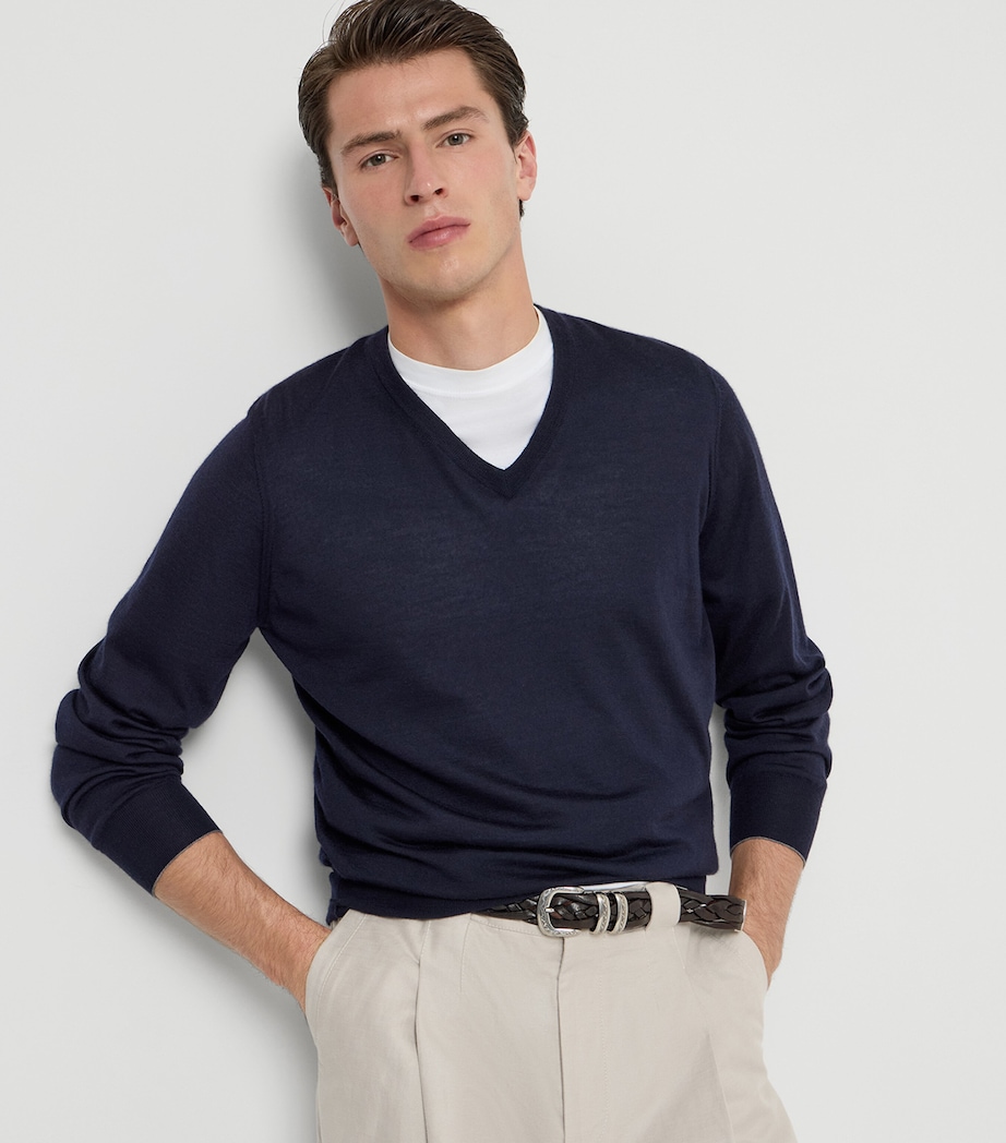 Brunello Cucinelli Mens Cashmere-Silk V-Neck Sweater Image 4