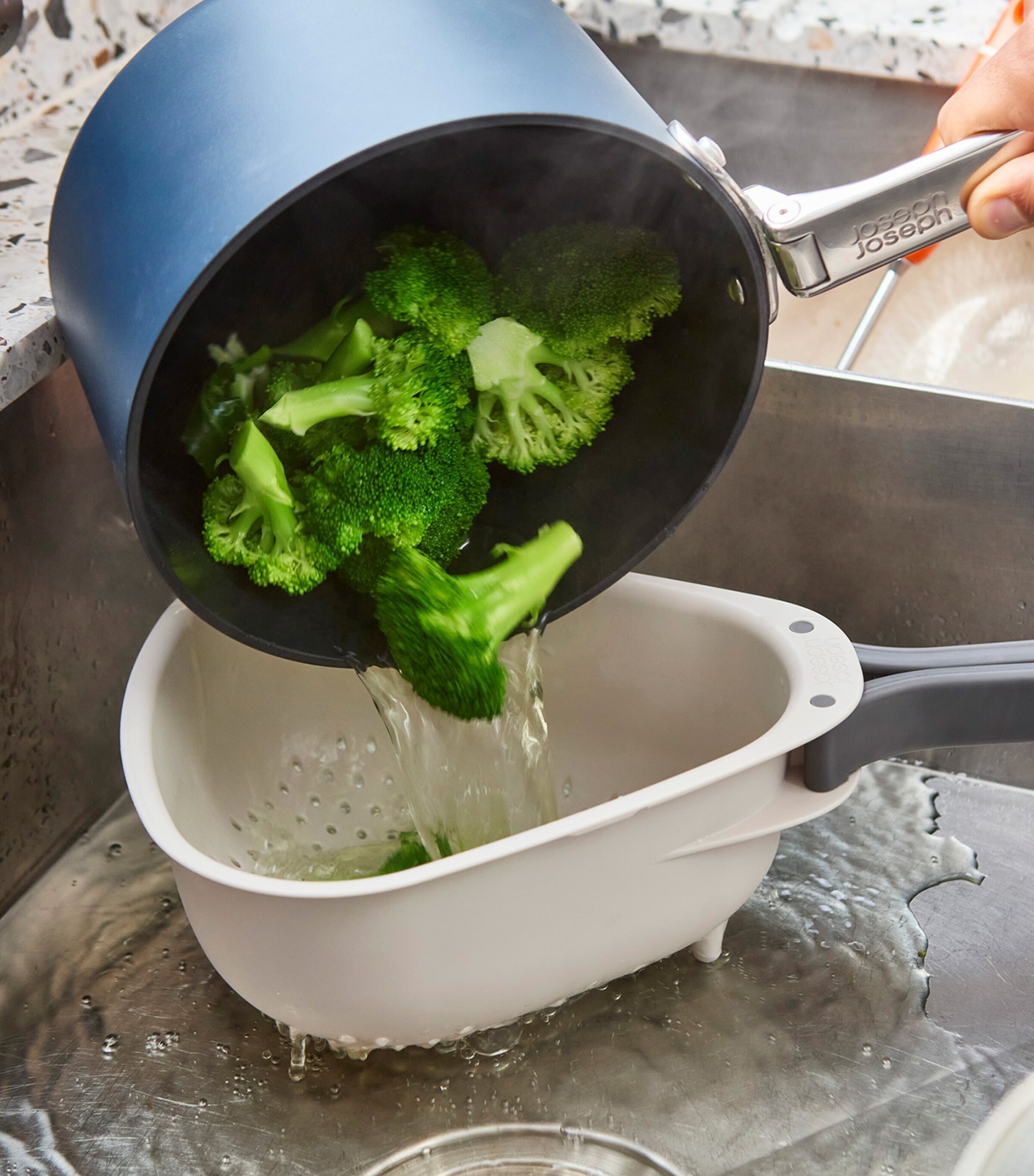 Large Droplet Colander with Folding Handle STONE Image 3