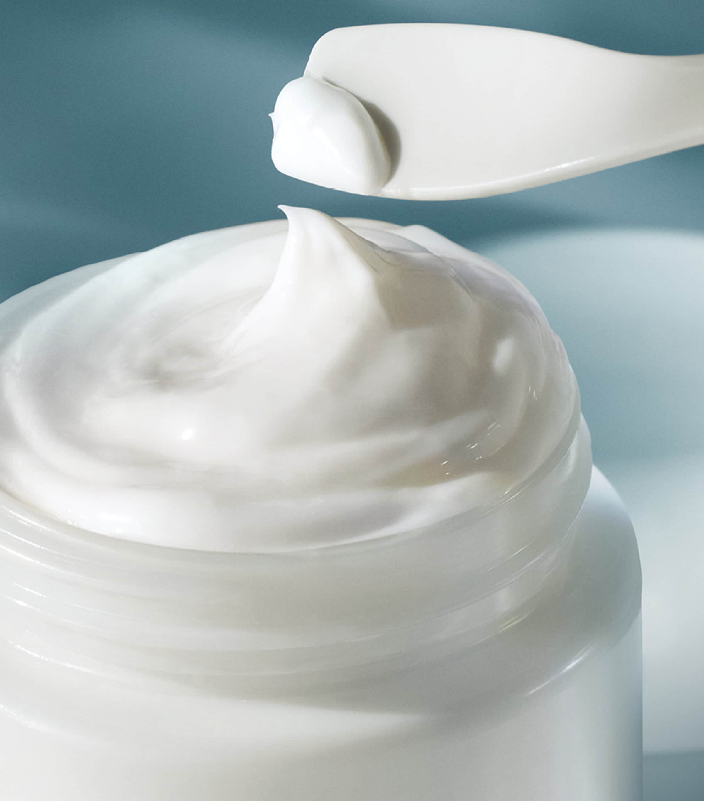 La Mer Crème de la Mer Moisturizing Cream (60ml) Image 2