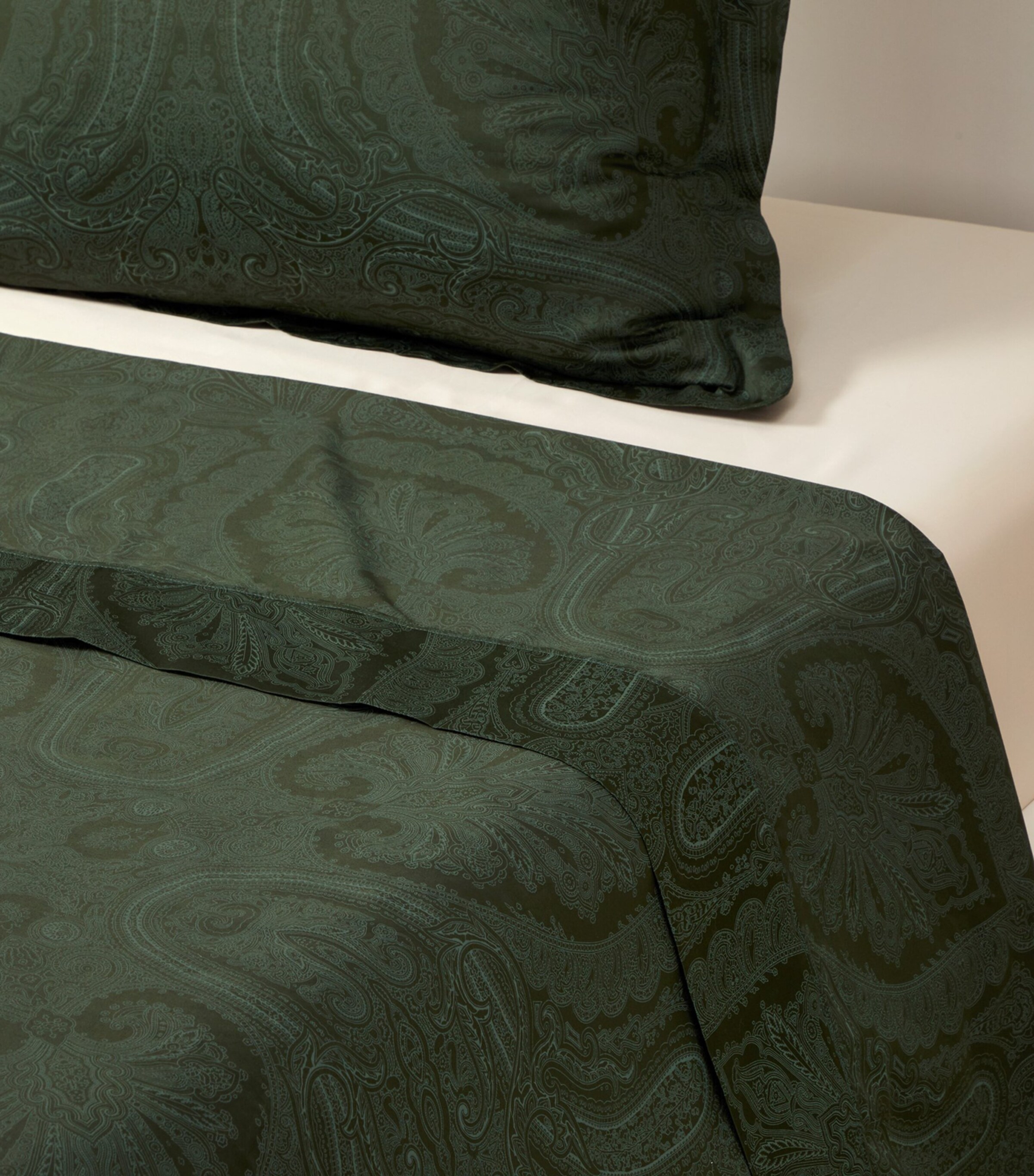 Ralph Lauren Home Doncaster Double Flat Sheet (240cm x 280cm) Dark Green Image 4