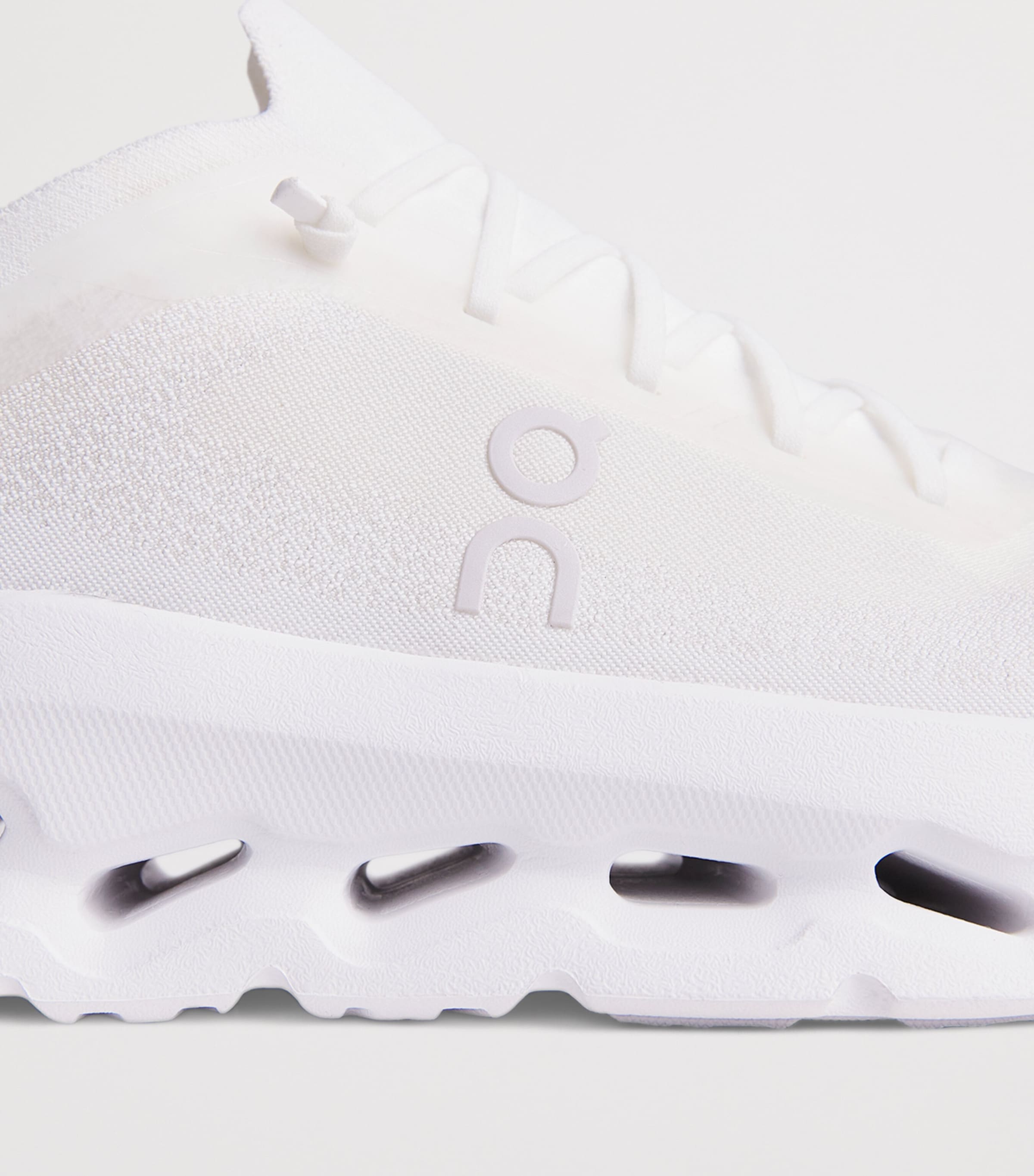 On Mens Cloudtilt Moon Trainers White/frost Image 7