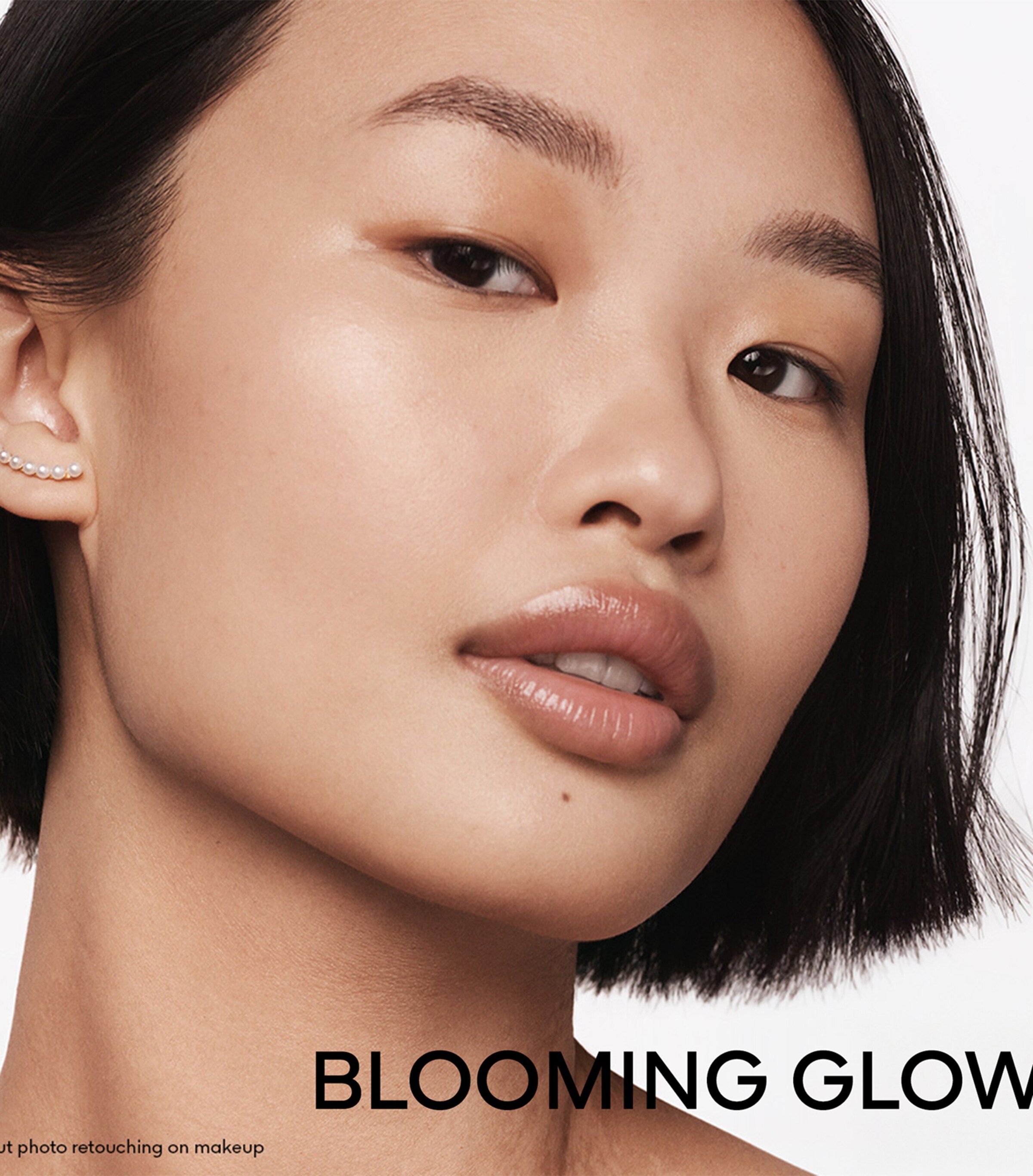 Guerlain Météorites Light-Revealing Pearls of Powder Blooming Glow Image 3