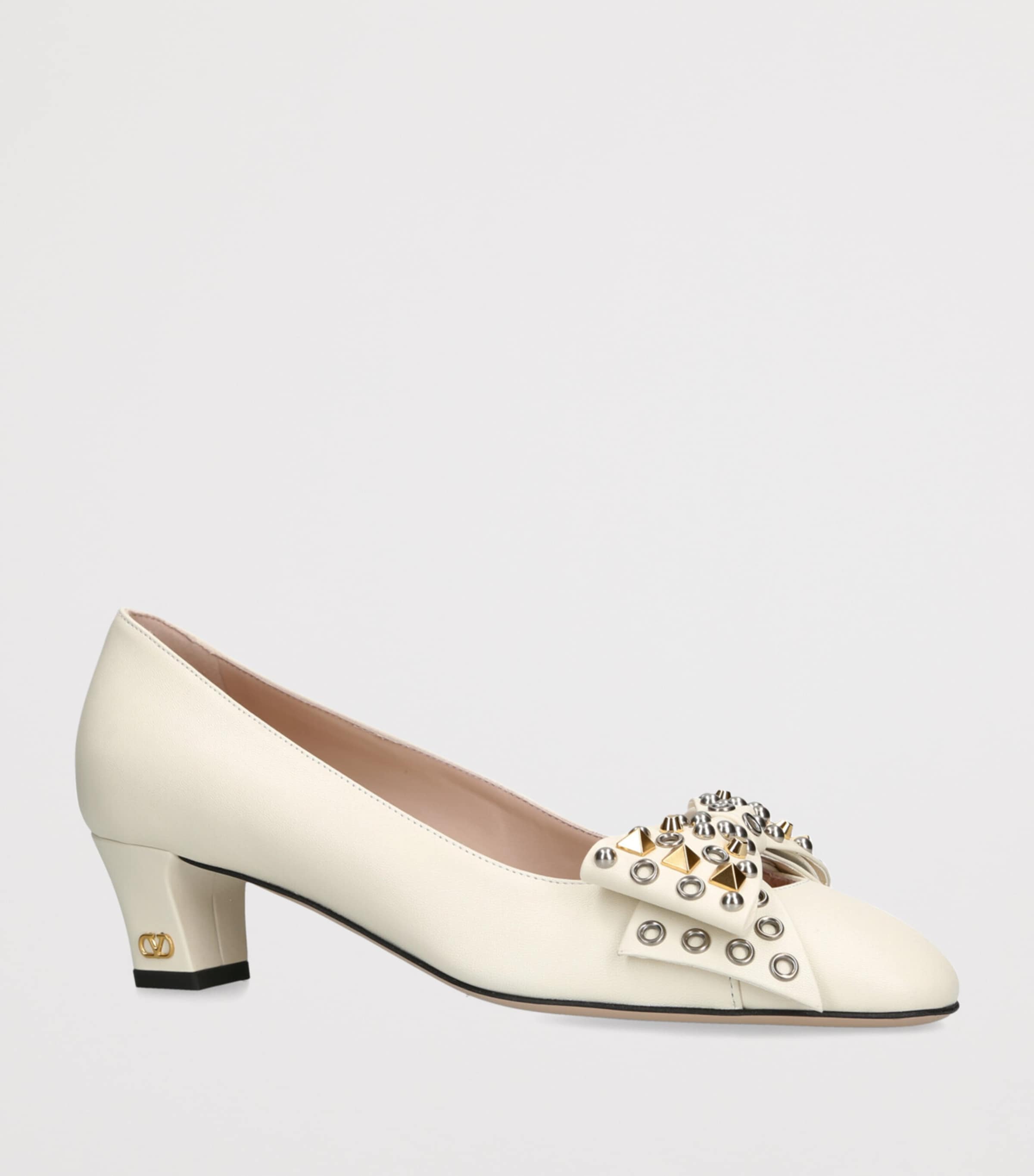 ◆VALENTINO◆ Bowow 45 レザー リボン パンプス Valentino Garavani Bowow 45mm パンプス | ブラック | FARFETCH JP