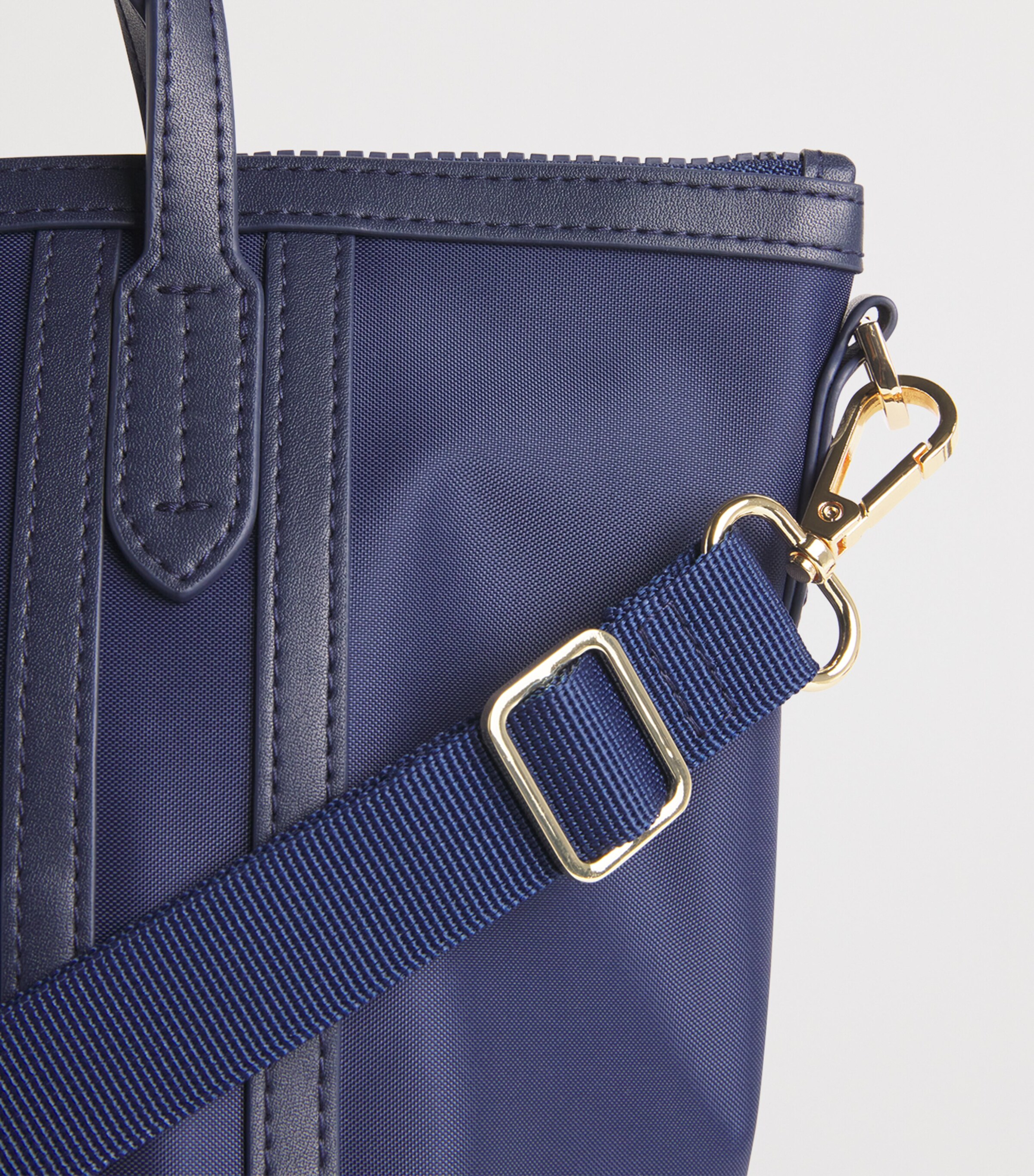 Harrods Grab Nylon Jetsetter Tote Bag Navy Image 5