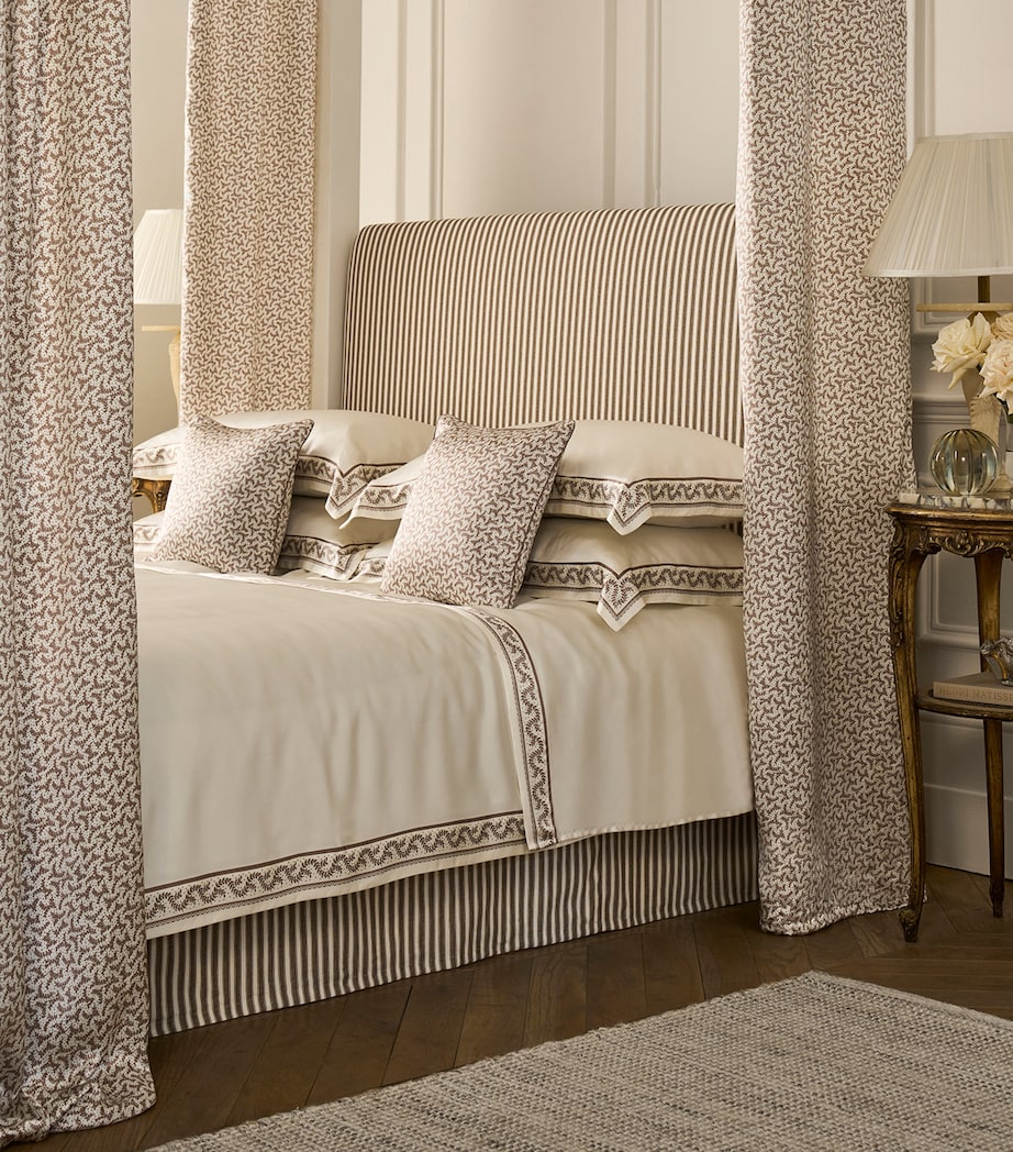 Gingerlily Silk Fern Vine Super King Duvet Cover (260cm x 220cm) Mocha/ivory Image 2