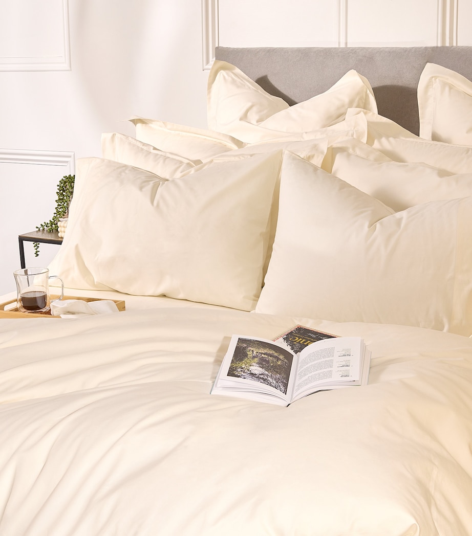 Harrods of London Chester Super King Fitted Sheet (200cm x 180cm) Ivory Image 4