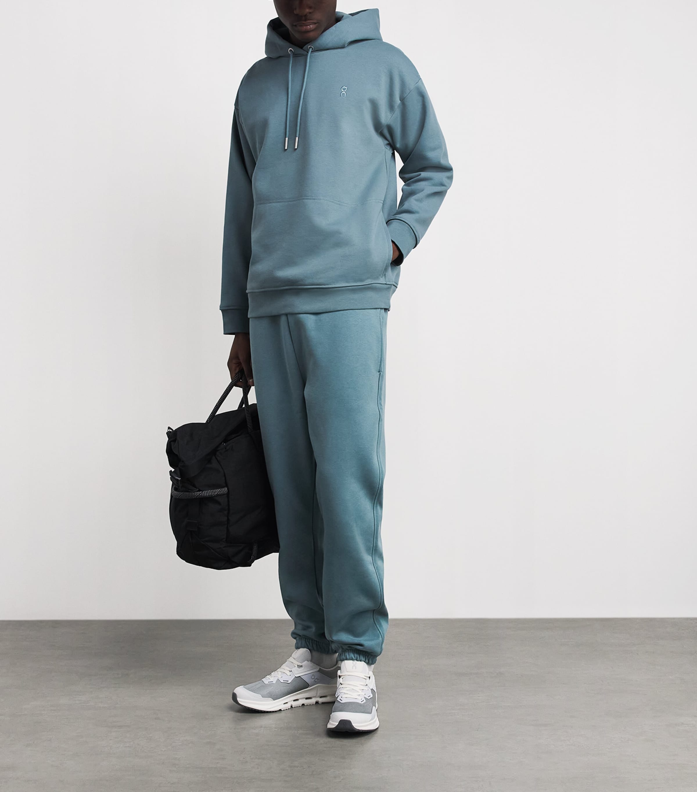 On Mens Cotton-Blend Club Collective Hoodie Tide Image 2