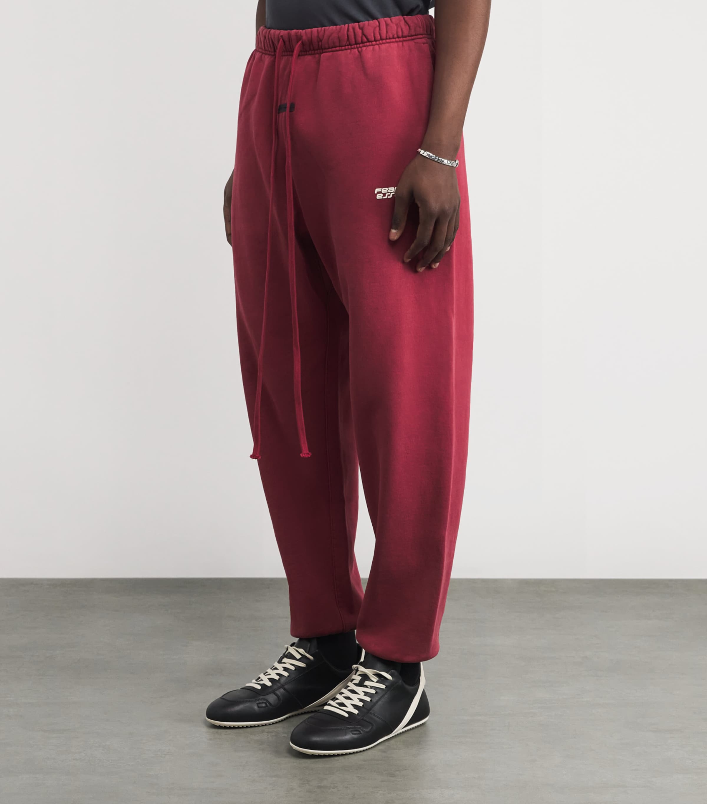 Cuffed Logo Sweatpants CRIMSON Image 4