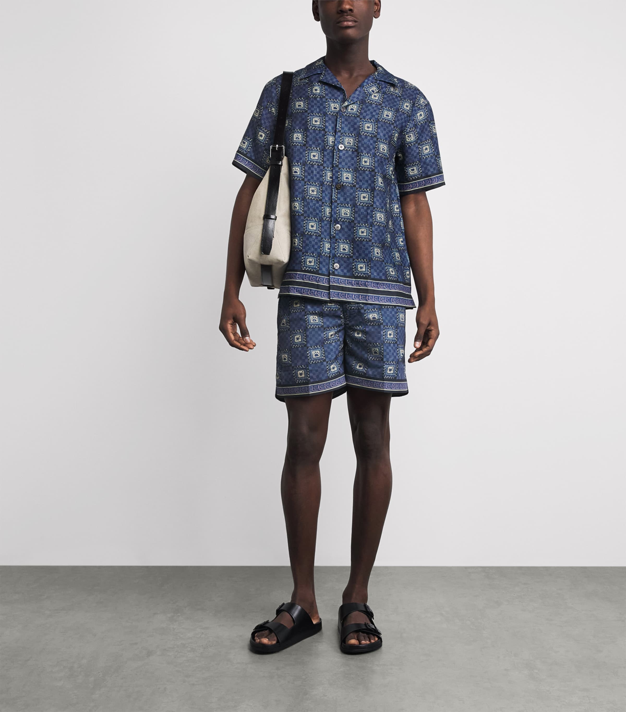 CHÉ Mens Telha Print Oceano Swim Shorts Navy Image 2