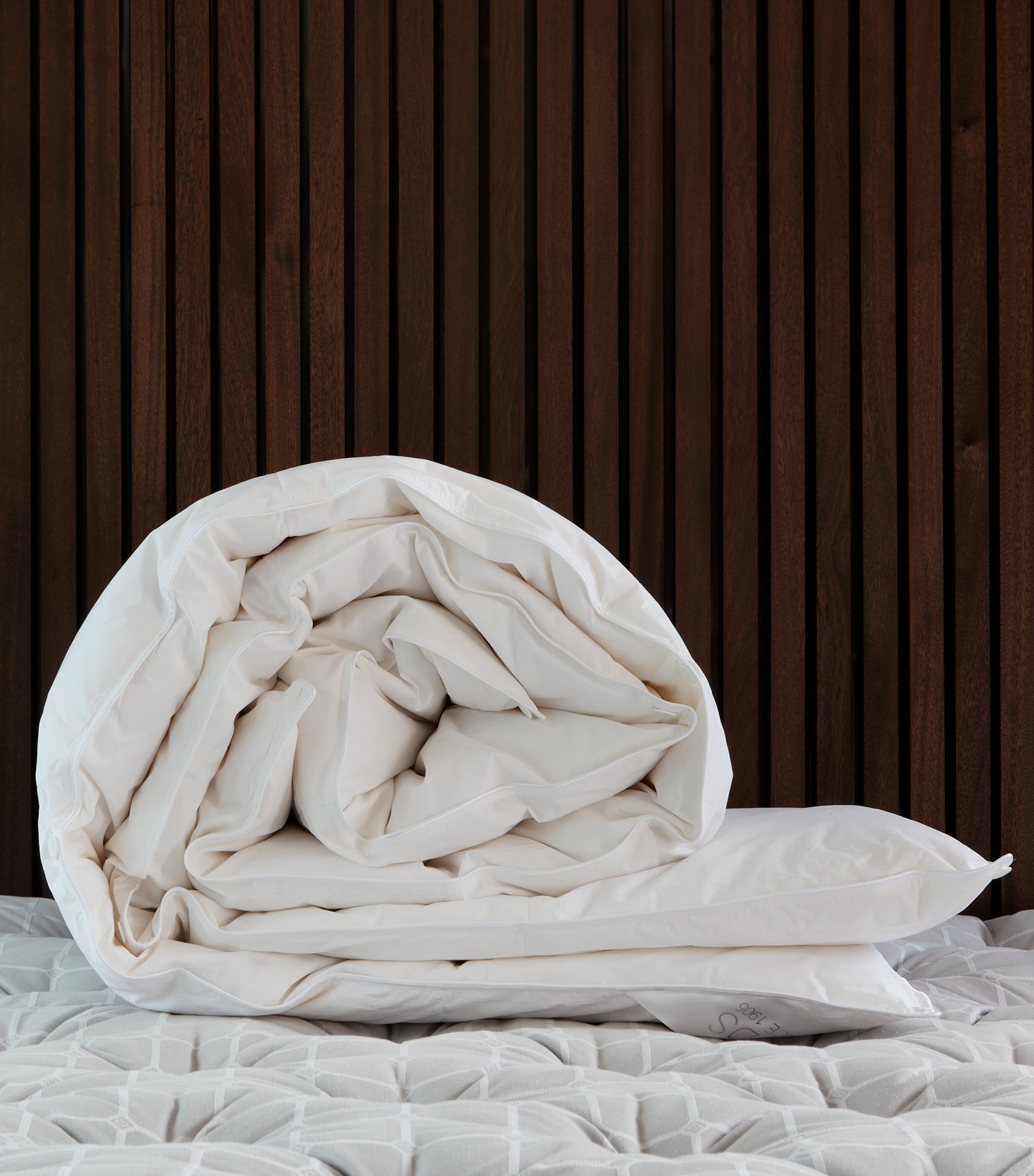 King Siberian Goose Down Duvet (10 Tog) WHITE Image 2