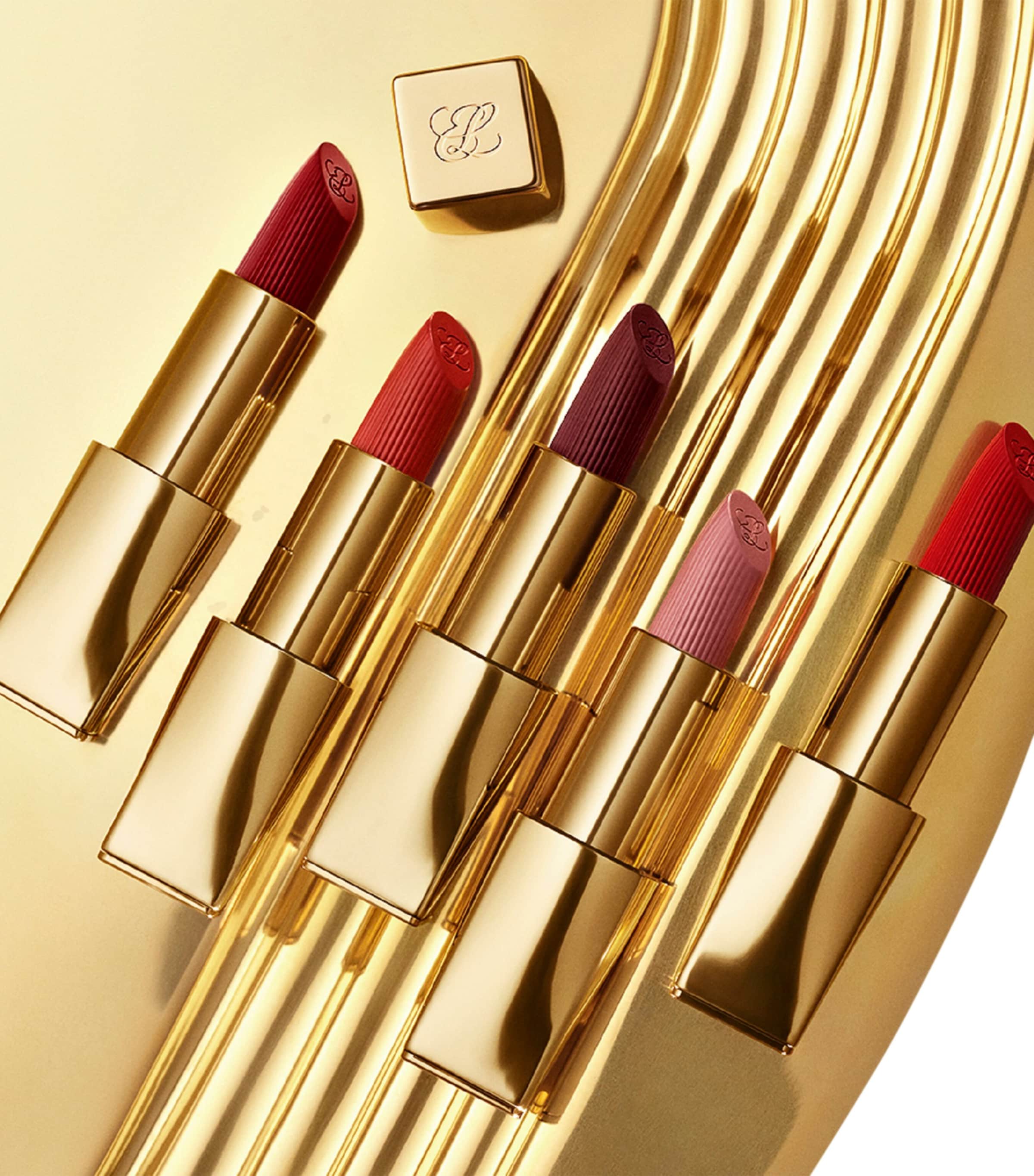 Pure Colour Crème Lipstick DETERMINED Image 5