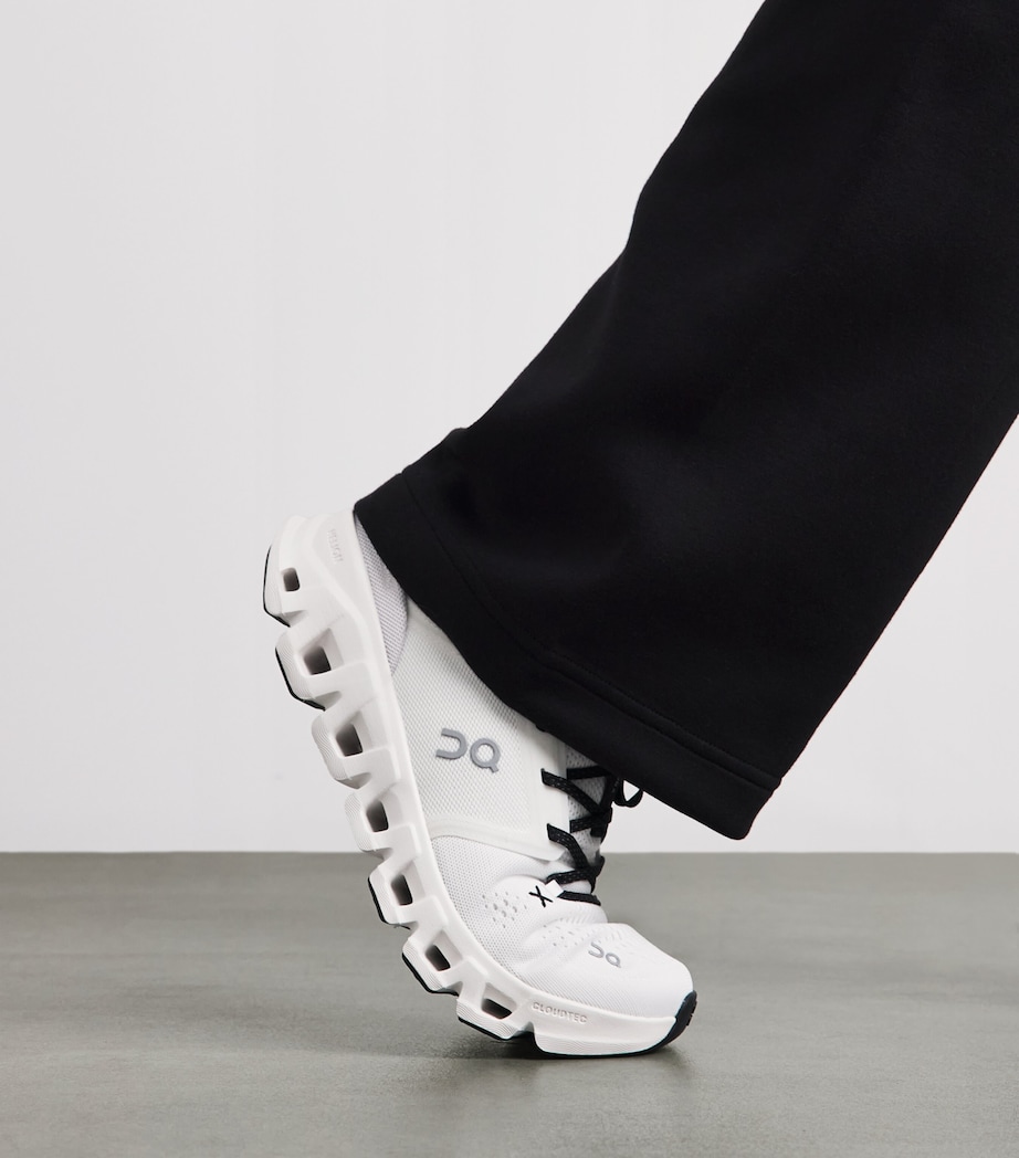 On Womens Cloud X 5 Trainers White/ Black Image 2