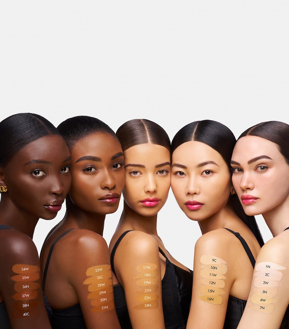 Blueberry Nutri Tint Hydro Glow & Fresh Skin Tint 7N LIGHT Image 4