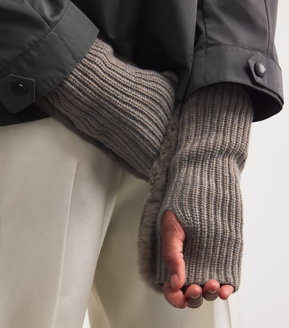 Rex Rabbit Mittens B3084 Image 3