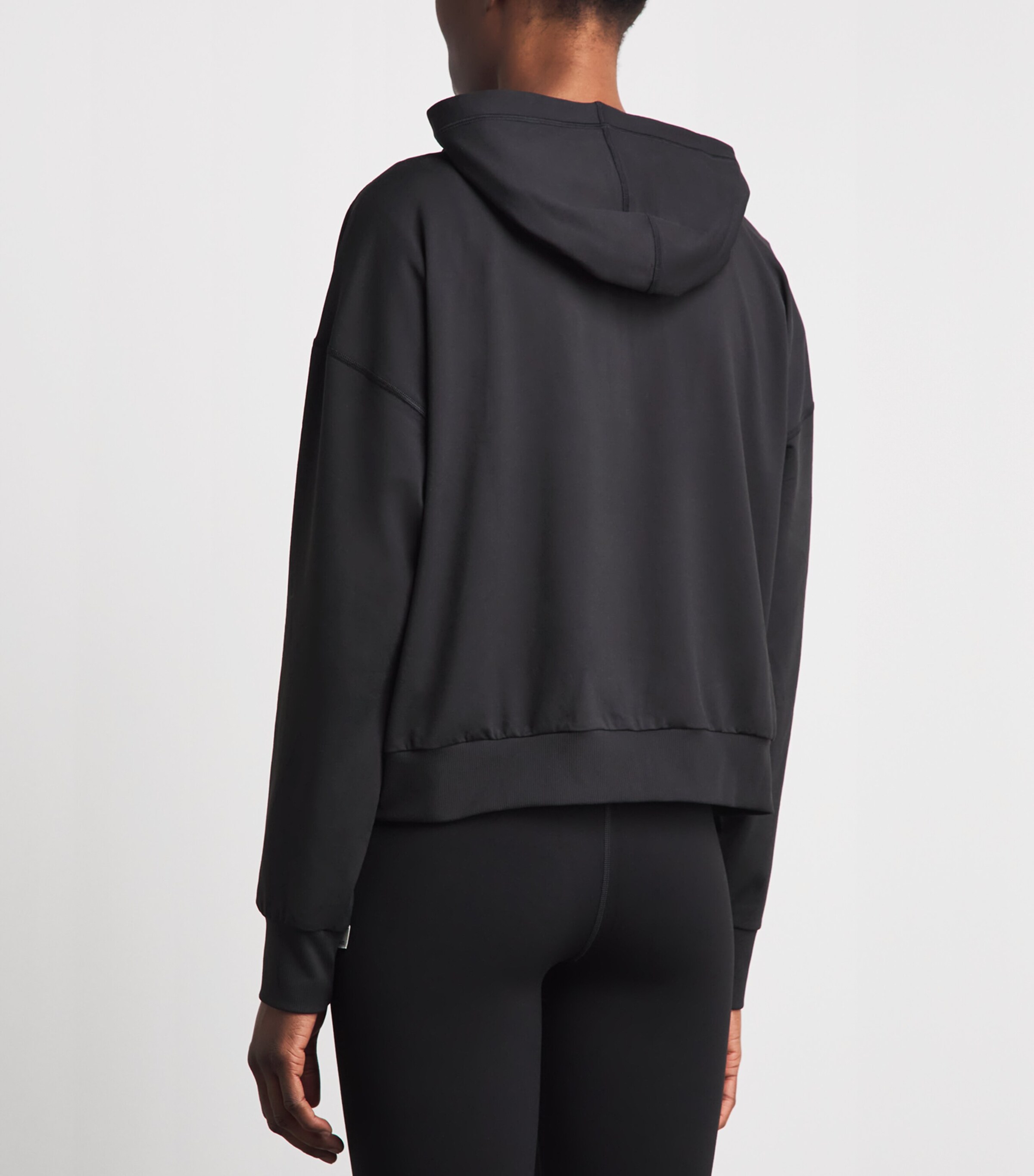 VUORI Womens Halo Cropped Hoodie Tbk True Black Image 5