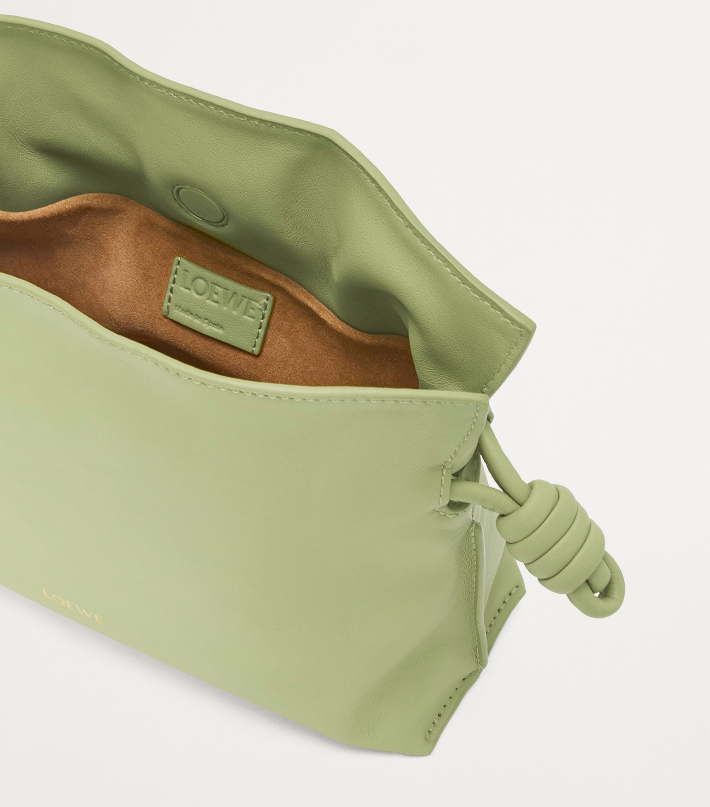 【LOEWE】MINI FLAMENCO CLUTCH New Bag Alert! Meet my New Loewe Mini Flamenco Clutch