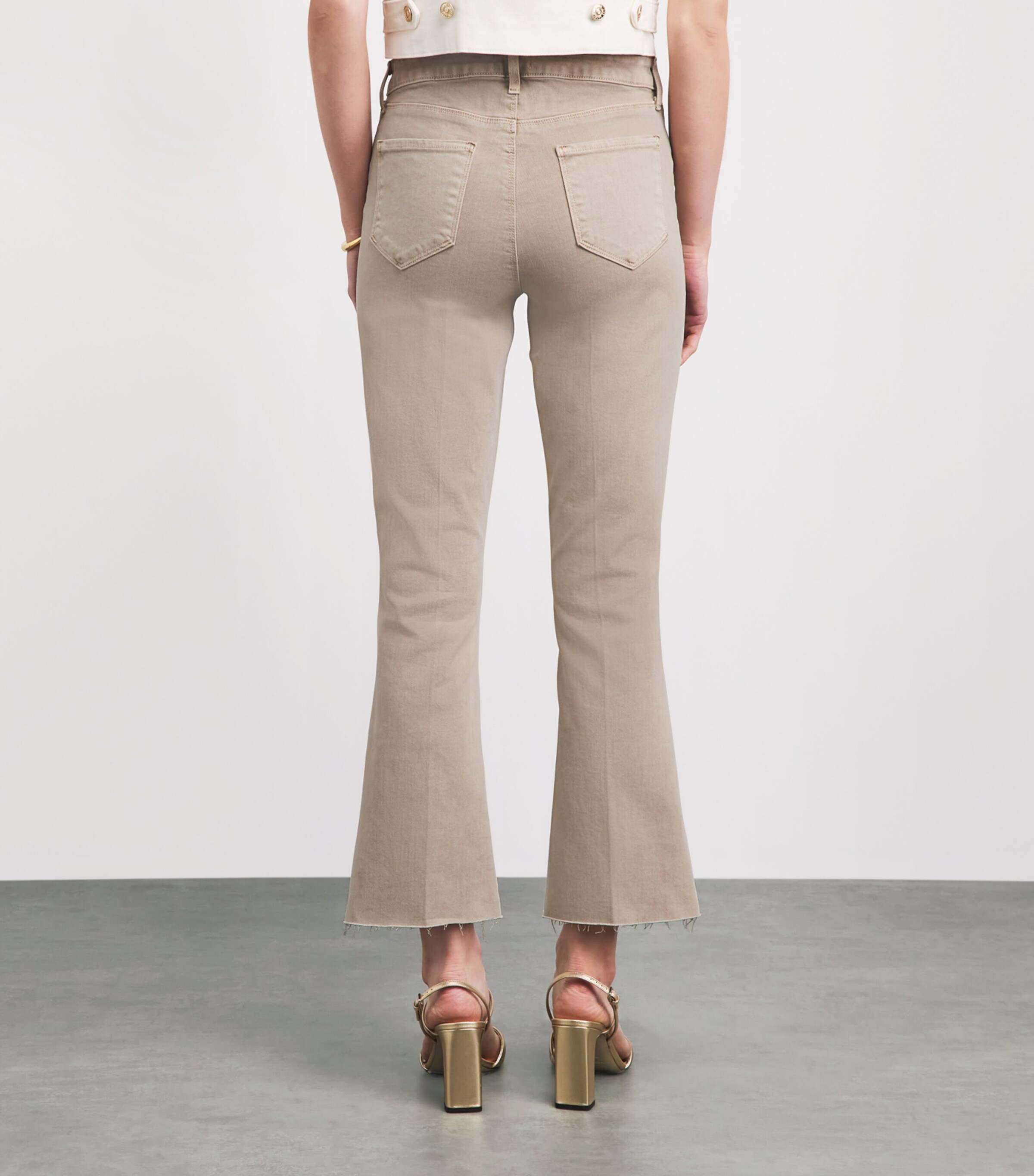 L'Agence Womens Kendra Flared Cropped Jeans Biscuit Image 5