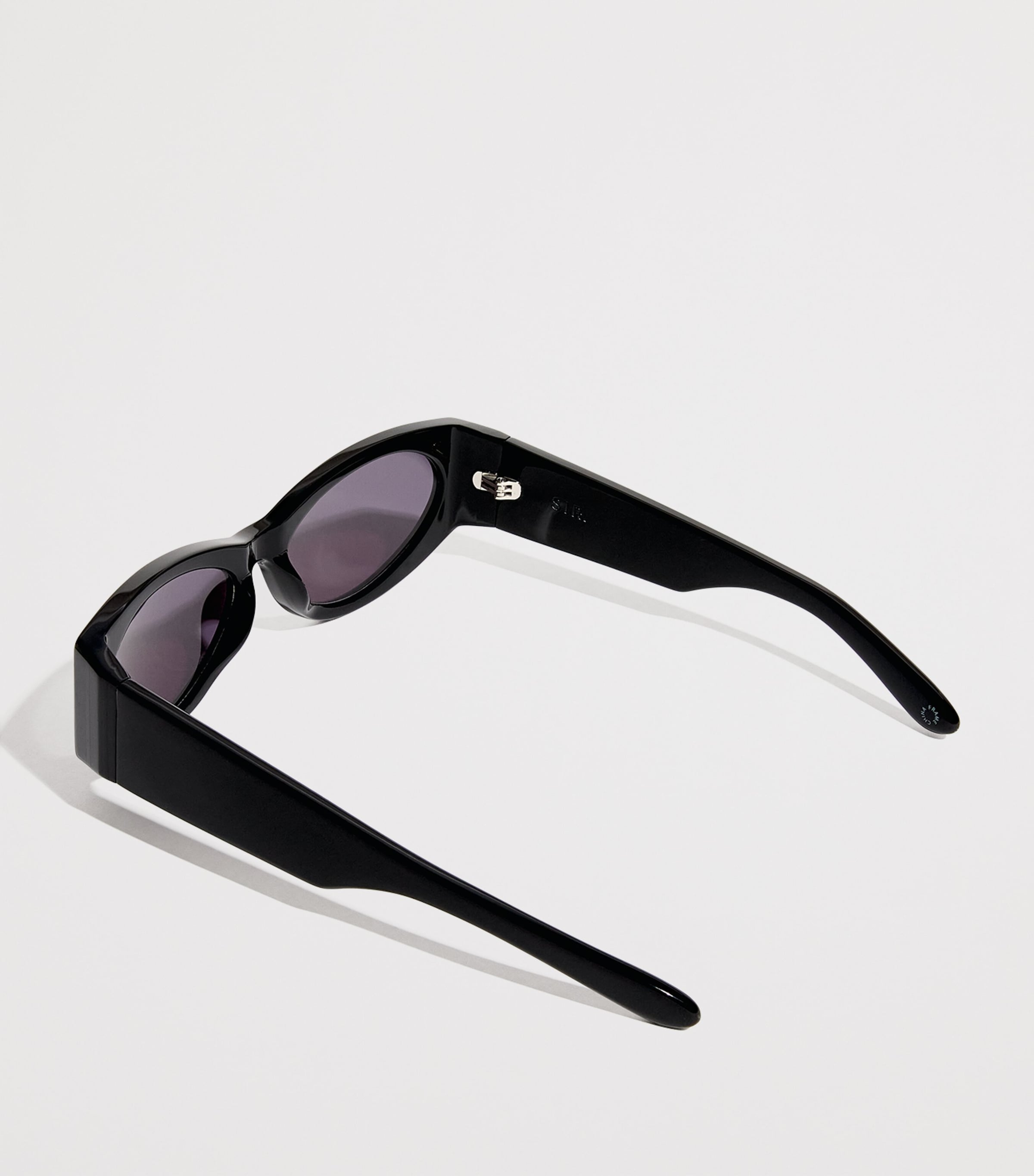 SIR. The Classic Sunglasses Black Image 3