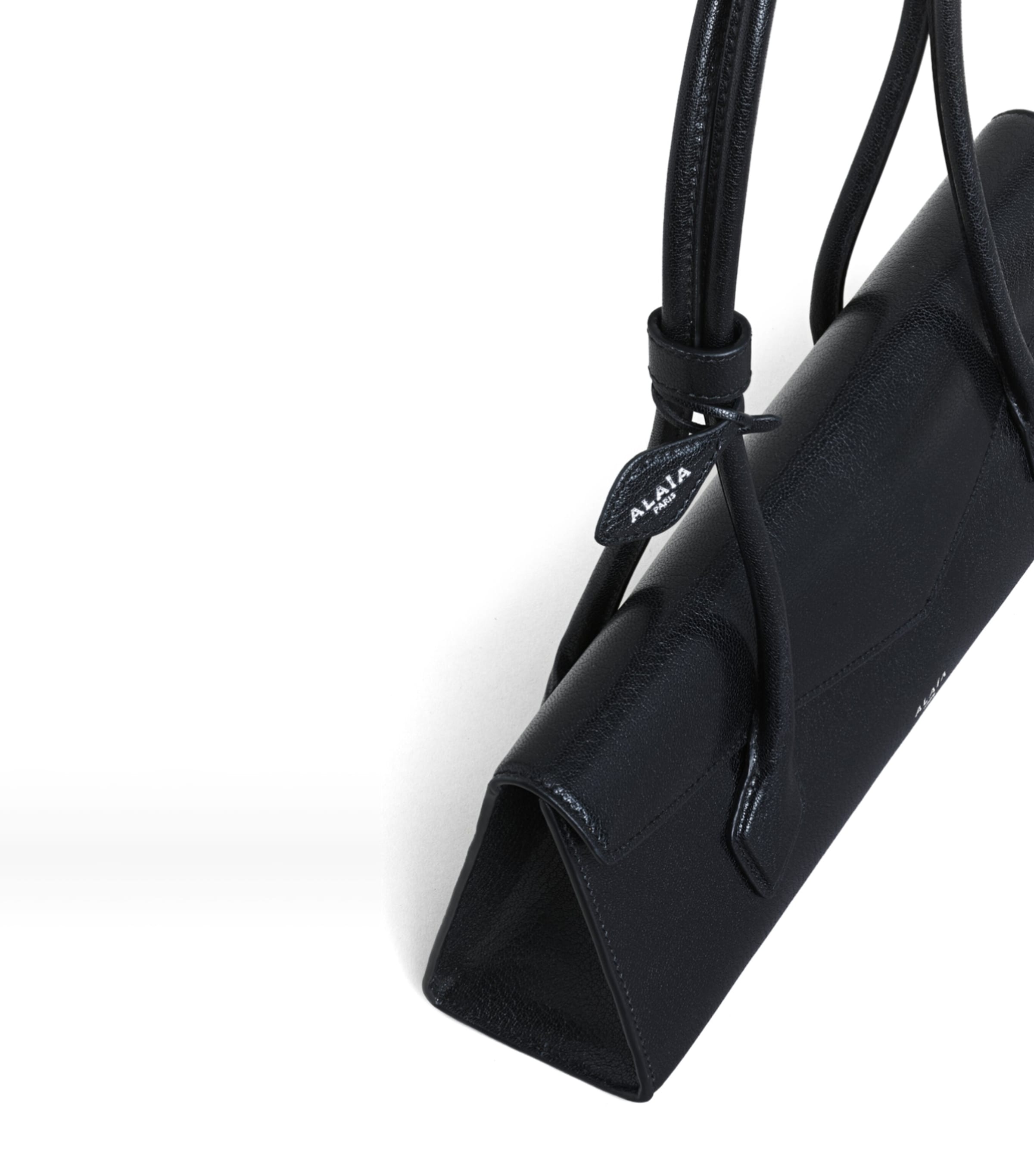 Alaïa Medium Leather Le Teckel Shoulder Bag Black Image 3