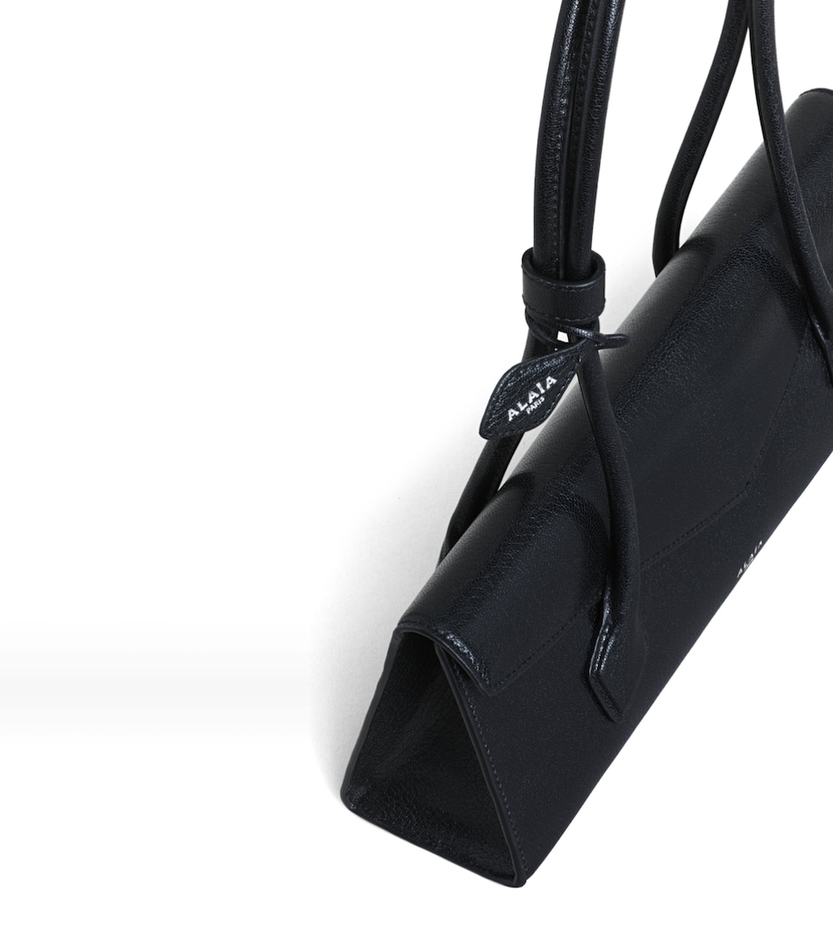 Alaïa Medium Leather Le Teckel Shoulder Bag Black Image 3