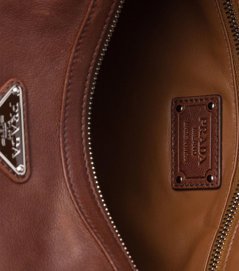 Medium Washed Leather Shoulder Bag F0324 Image 4